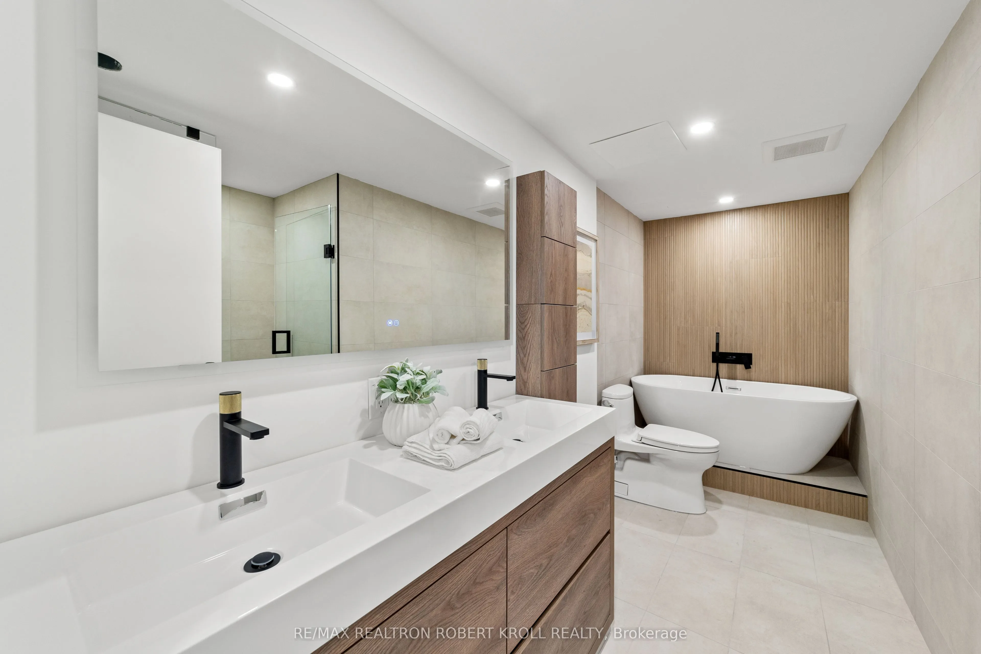55A Avenue Road, #602