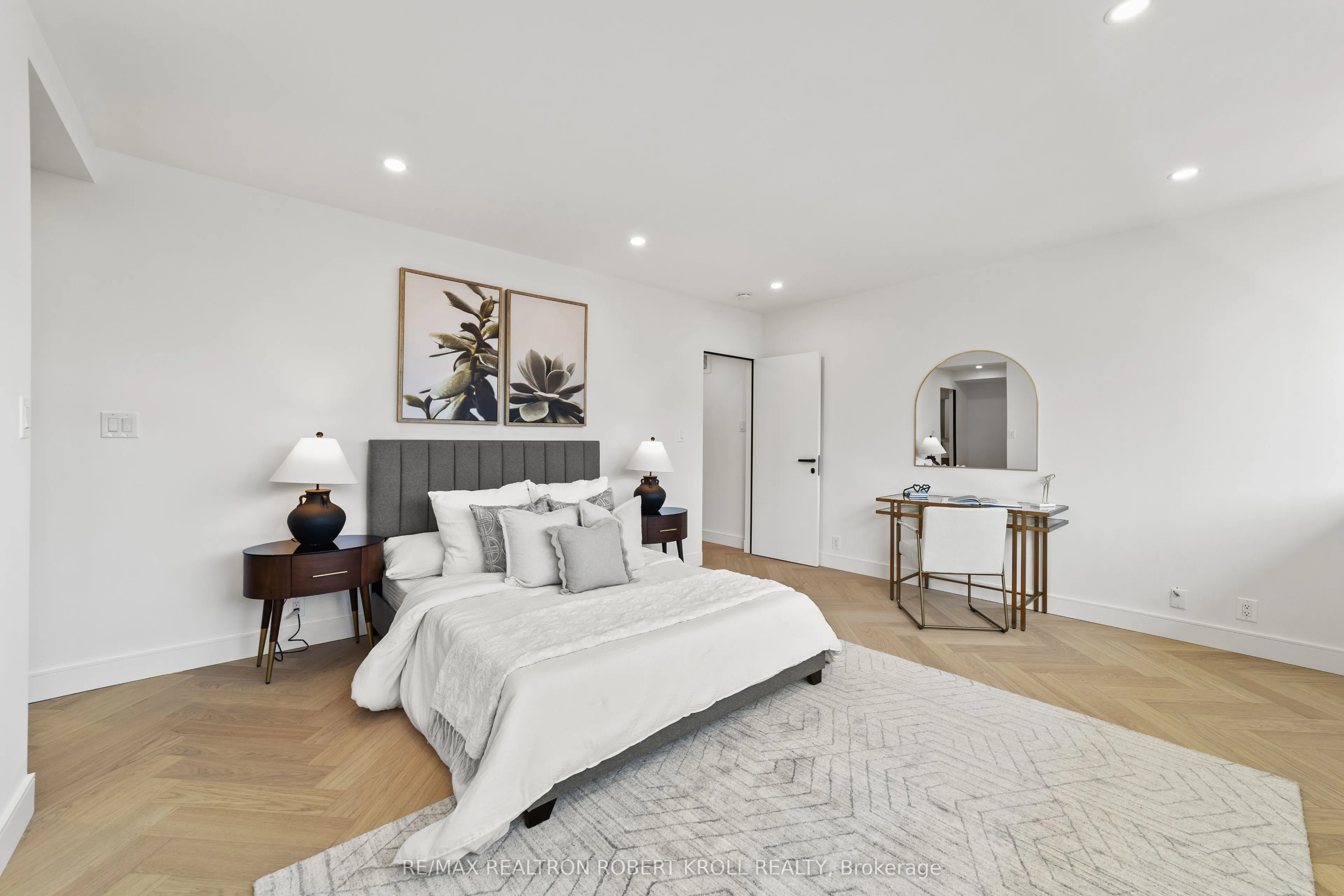 55A Avenue Road, #602