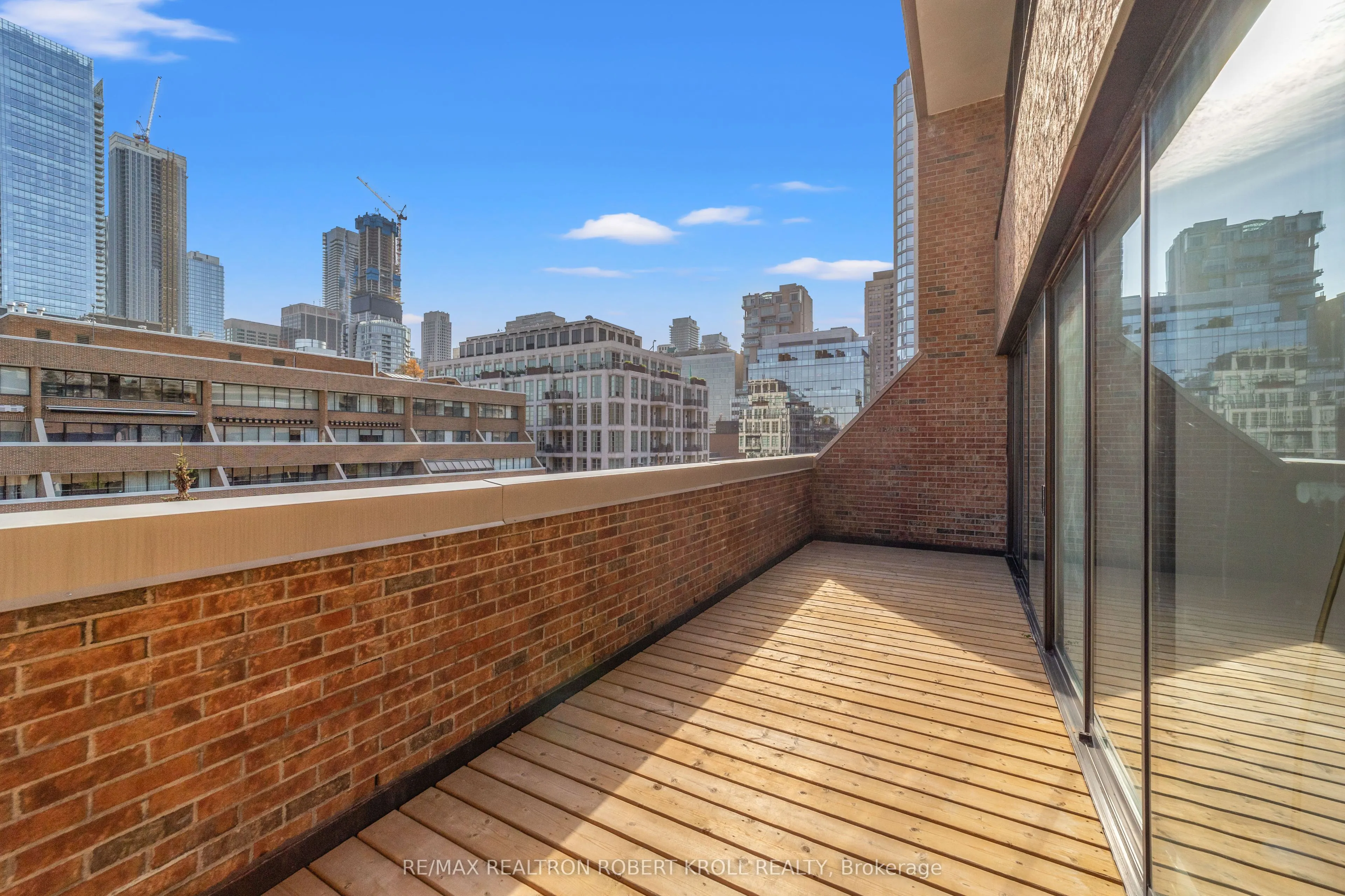 55A Avenue Road, #602
