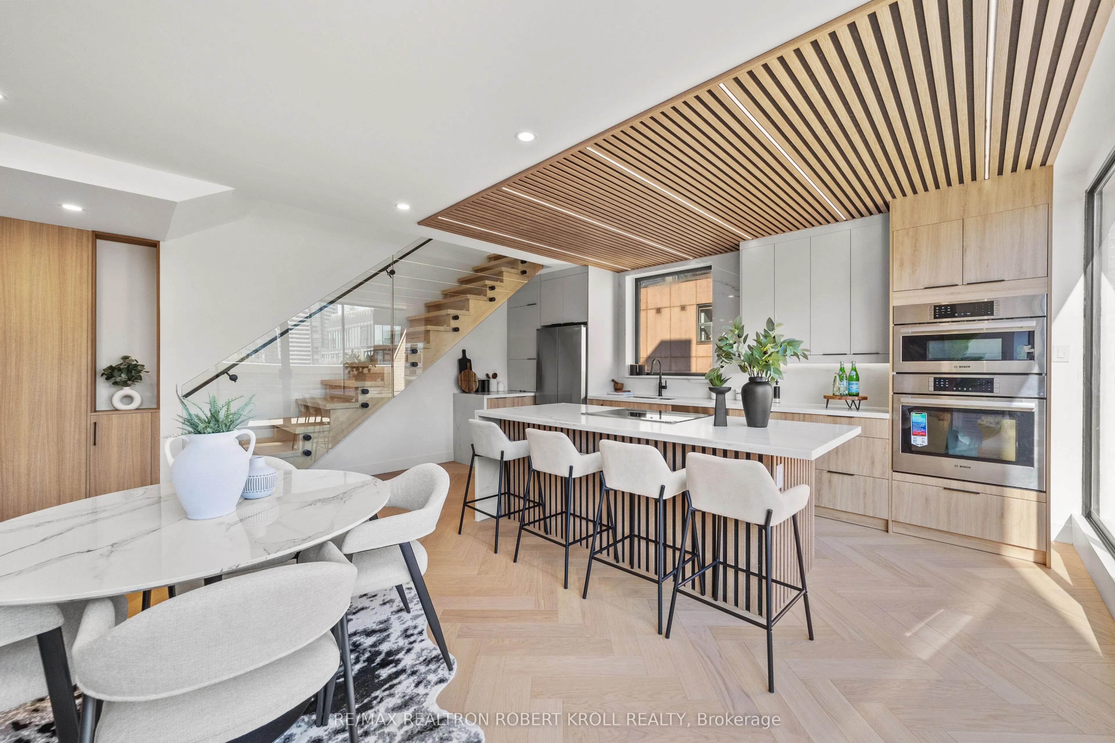 55A Avenue Road, #602