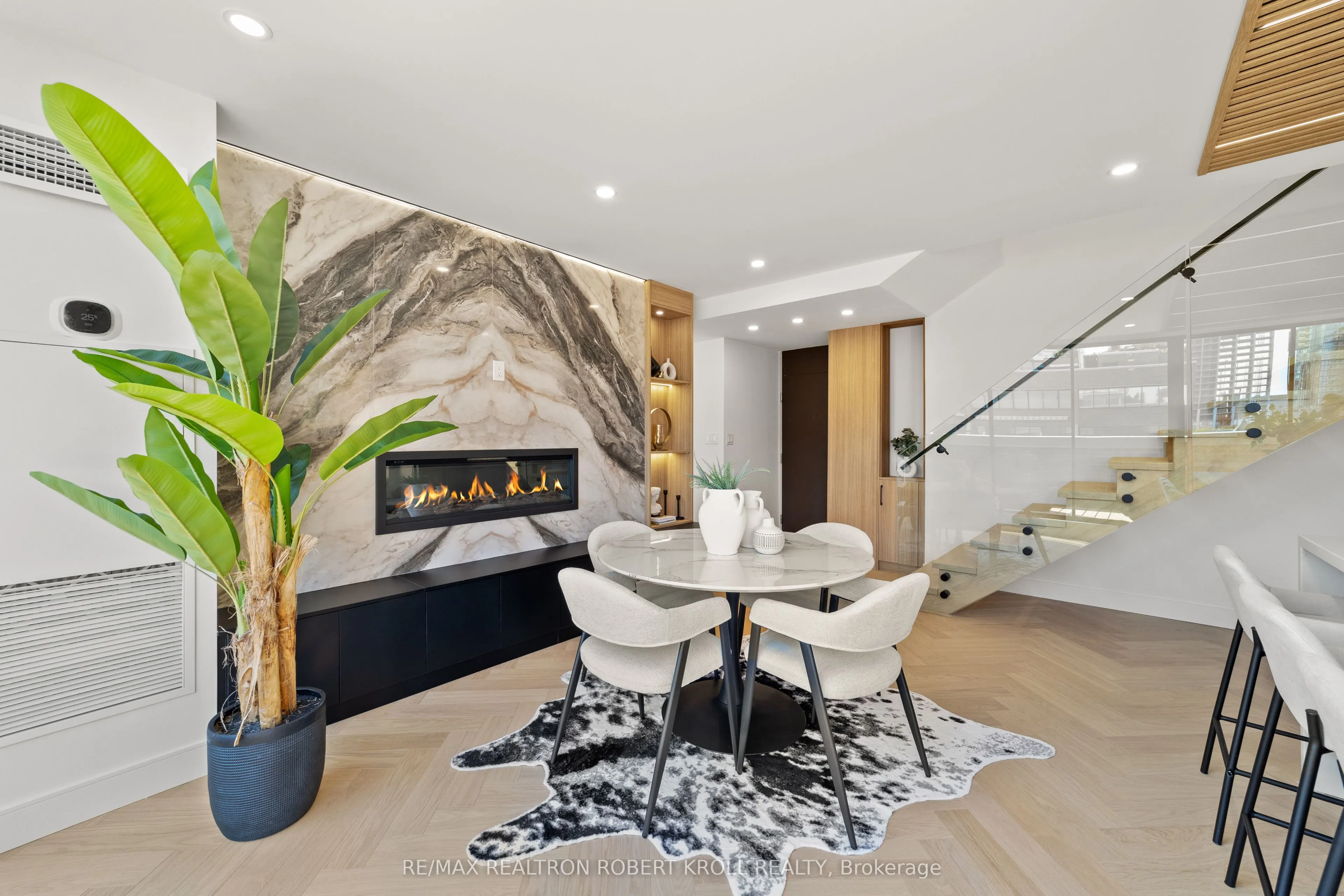 55A Avenue Road, #602