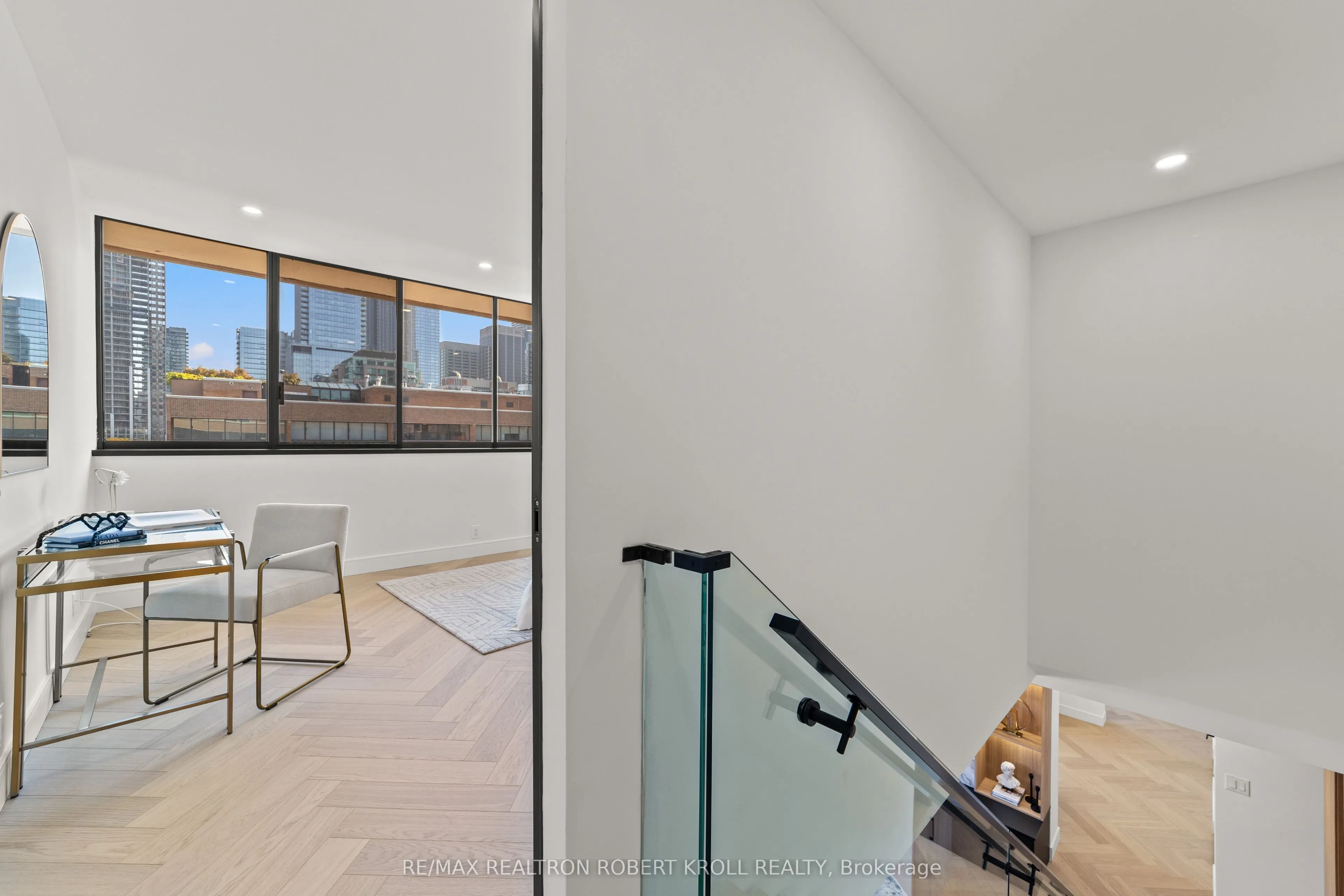 55A Avenue Road, #602