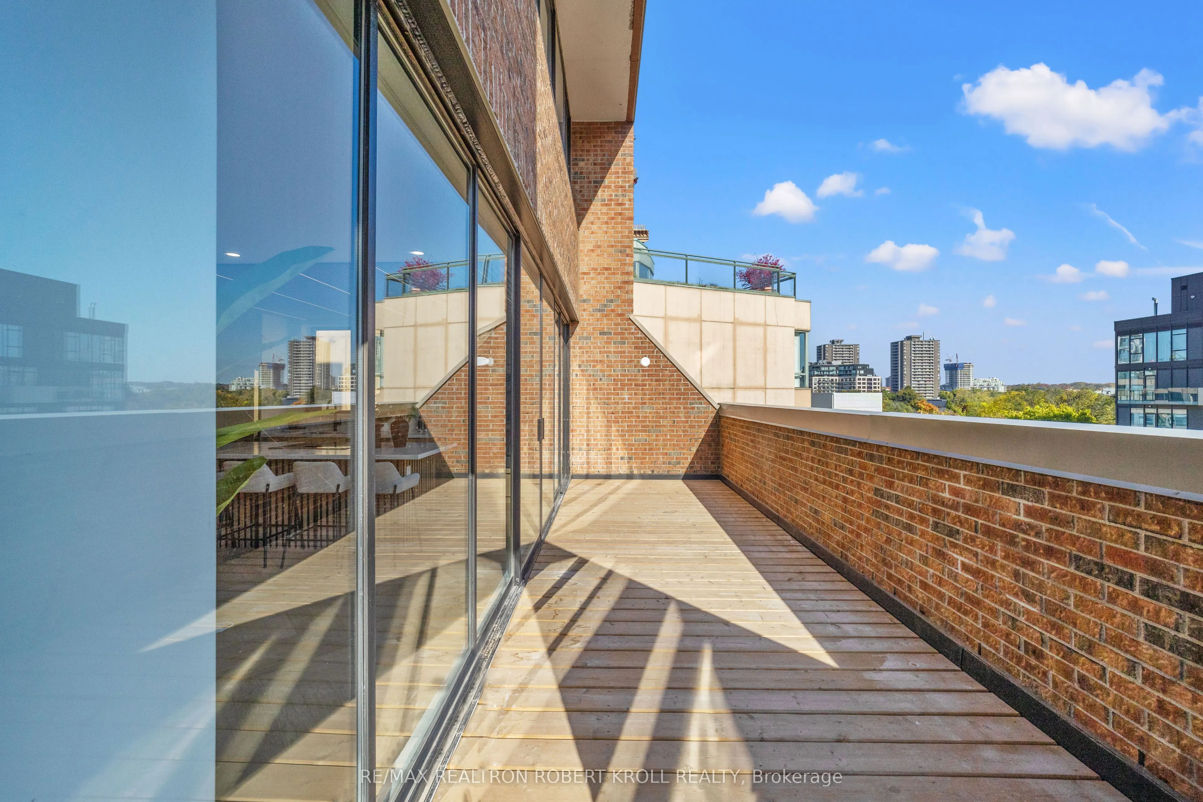 55A Avenue Road, #602