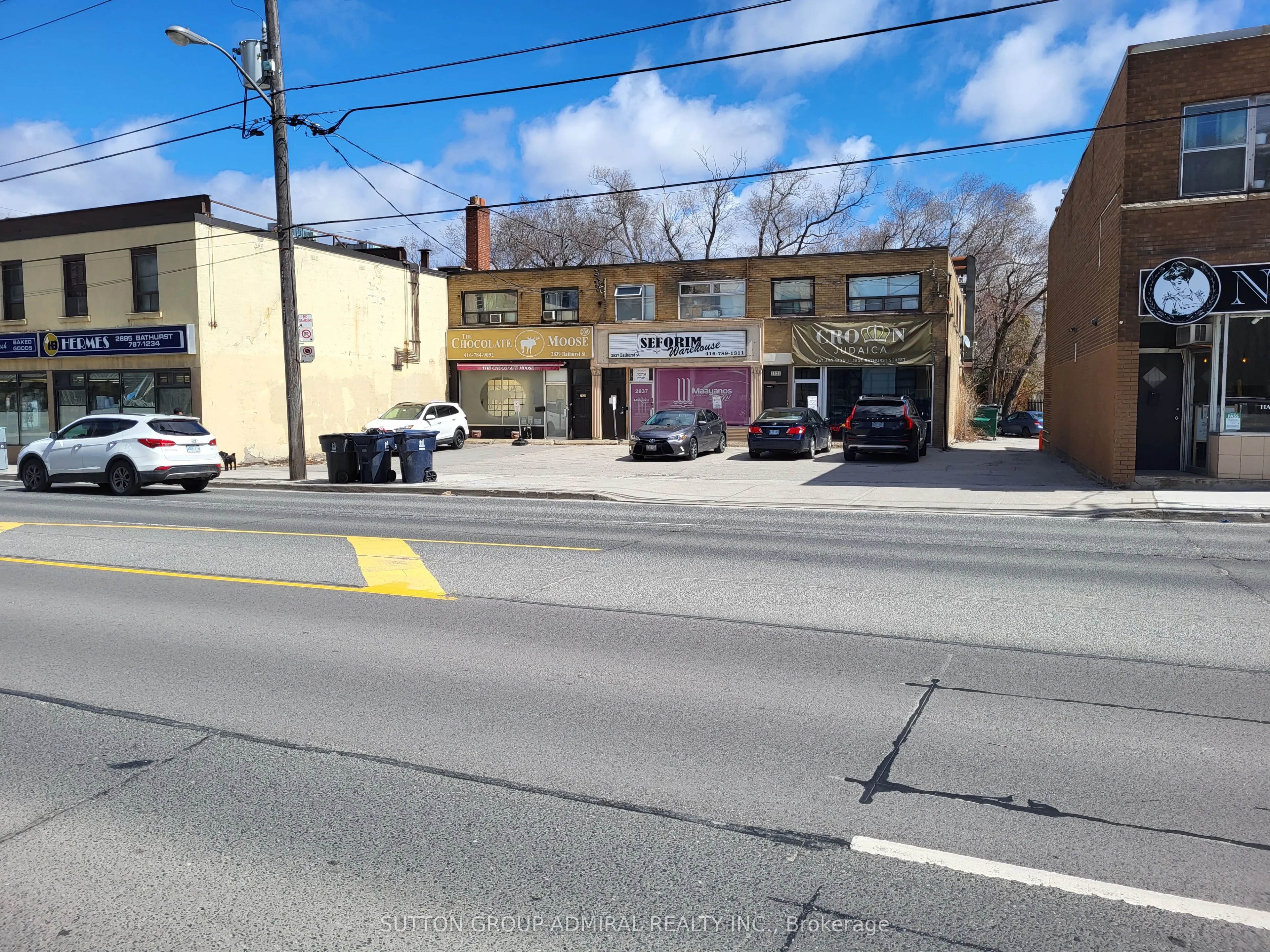 2839 Bathurst Street