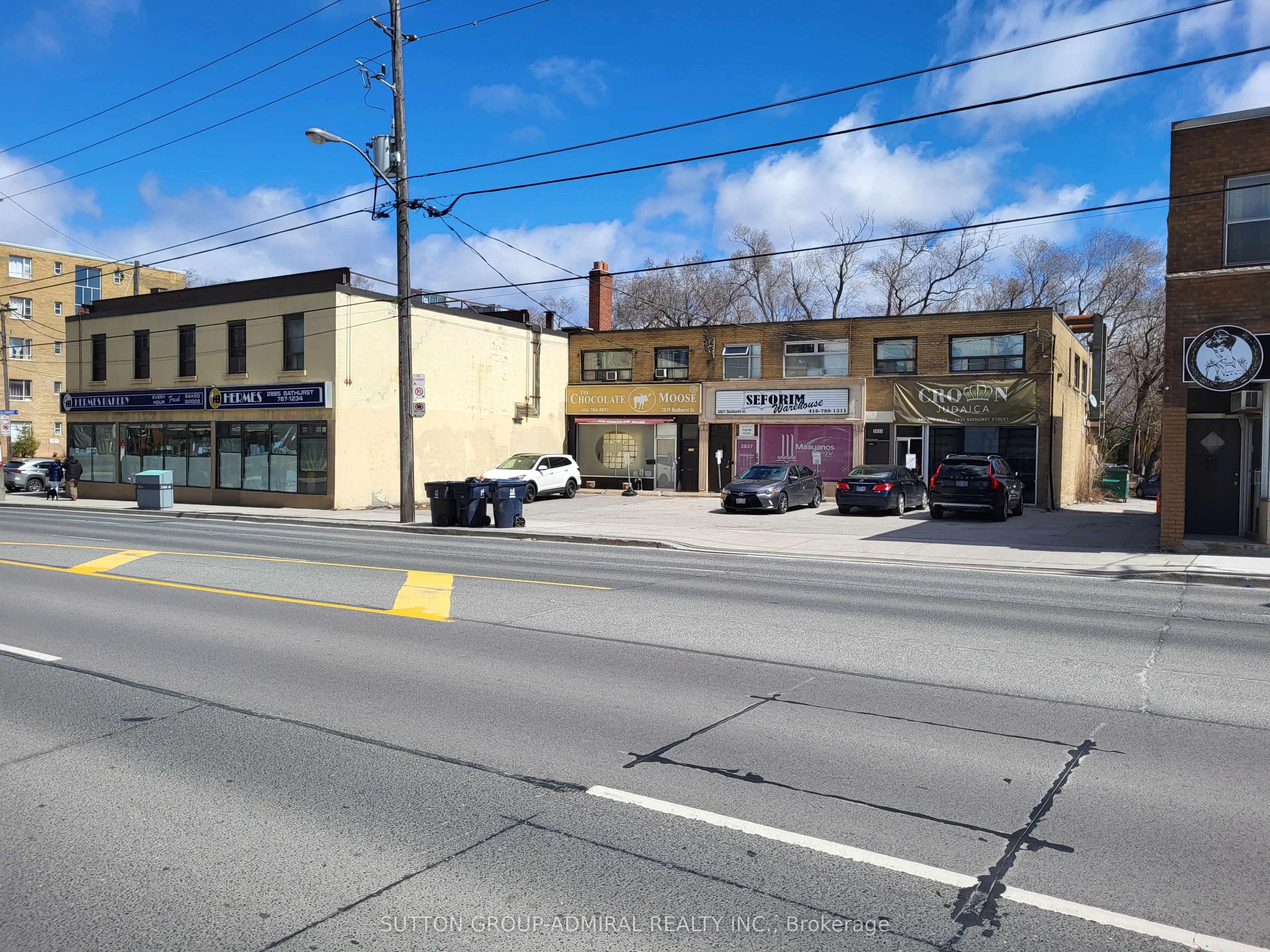 2839 Bathurst Street