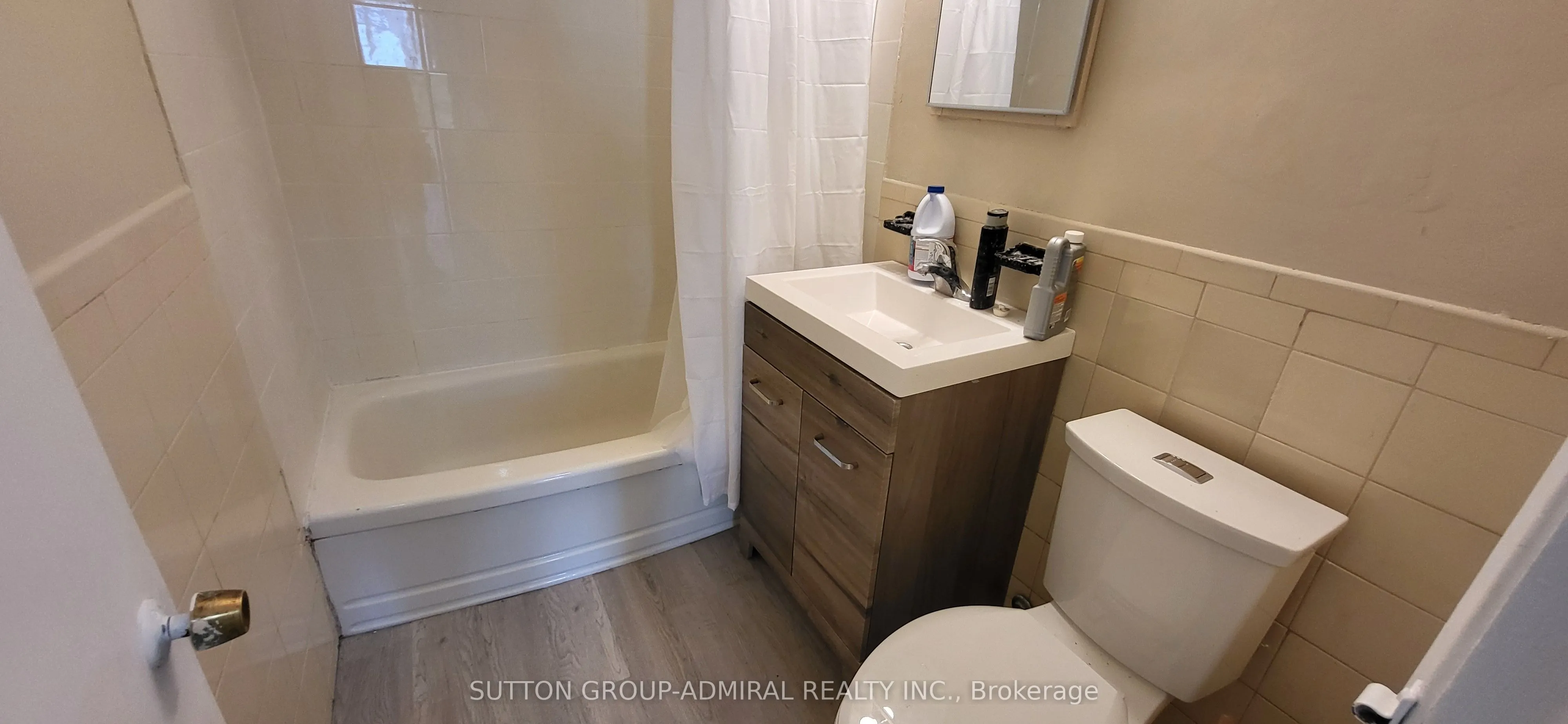 2839 Bathurst Street