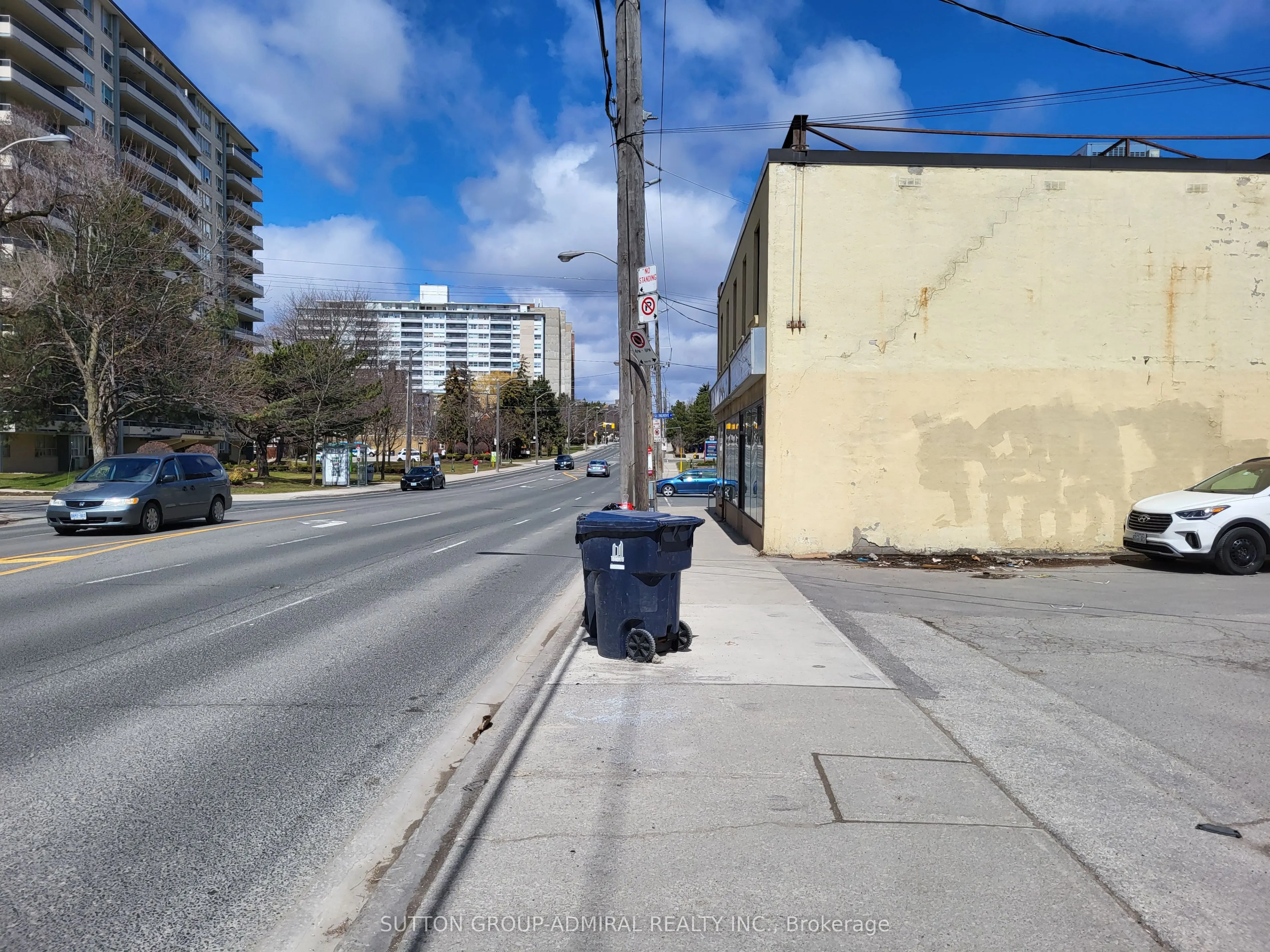 2839 Bathurst Street