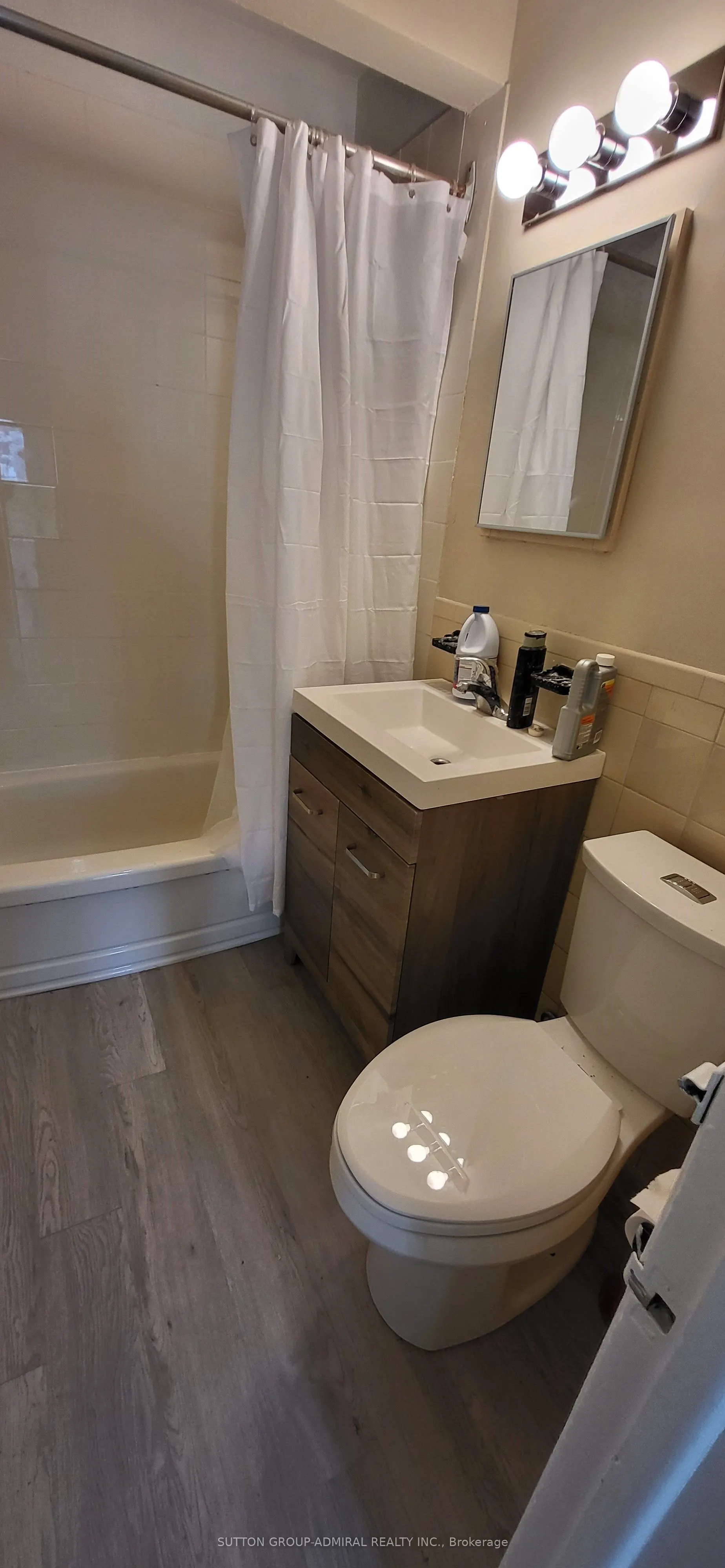 2839 Bathurst Street