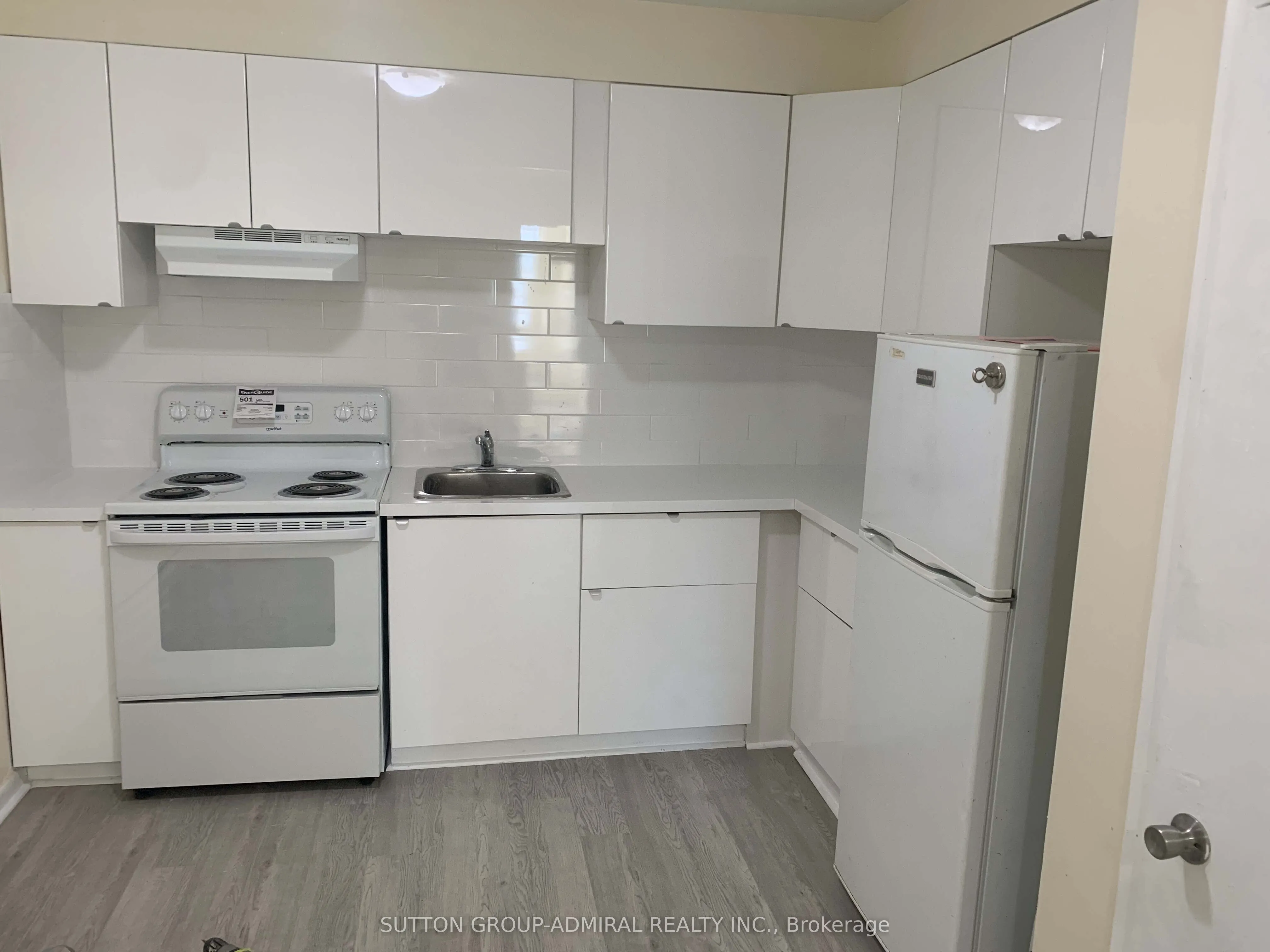 2839 Bathurst Street