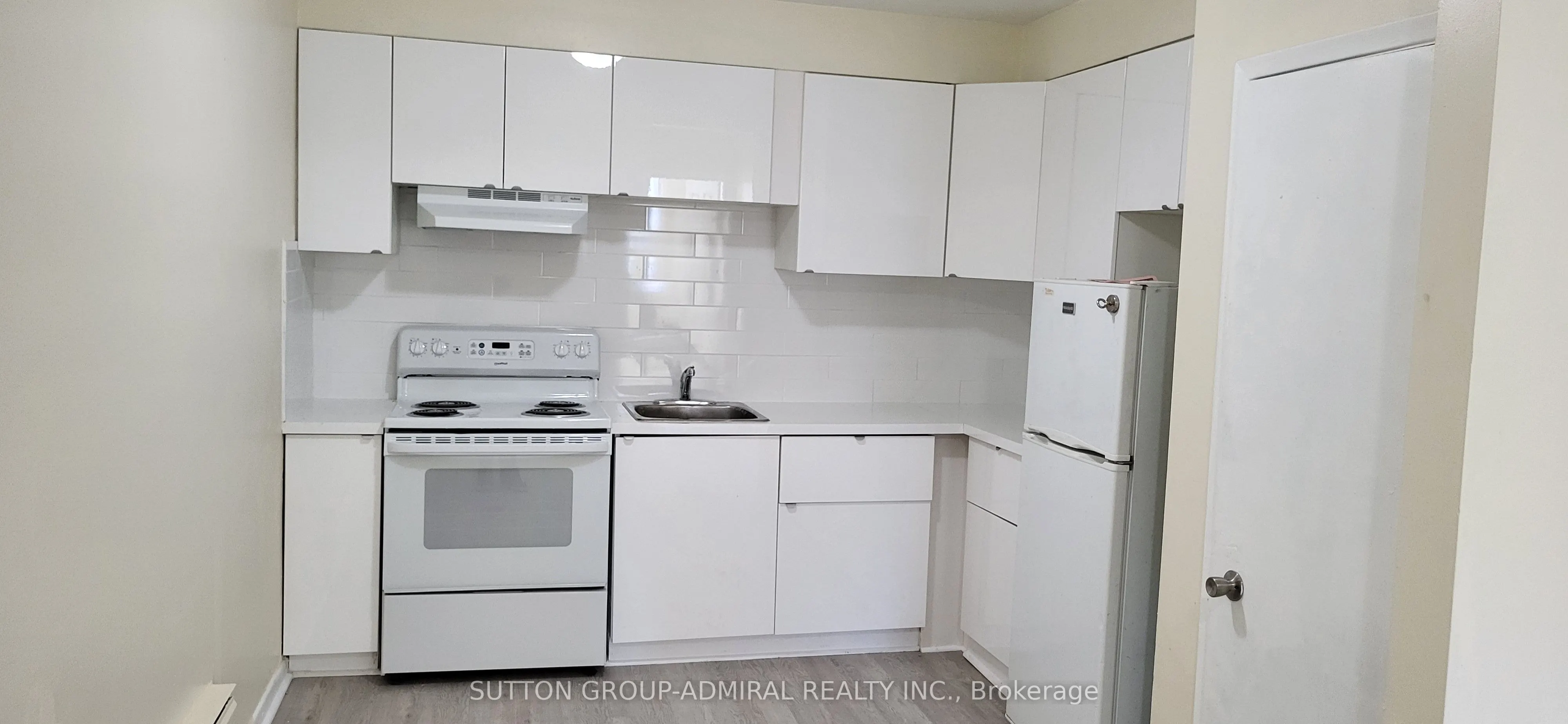 2839 Bathurst Street