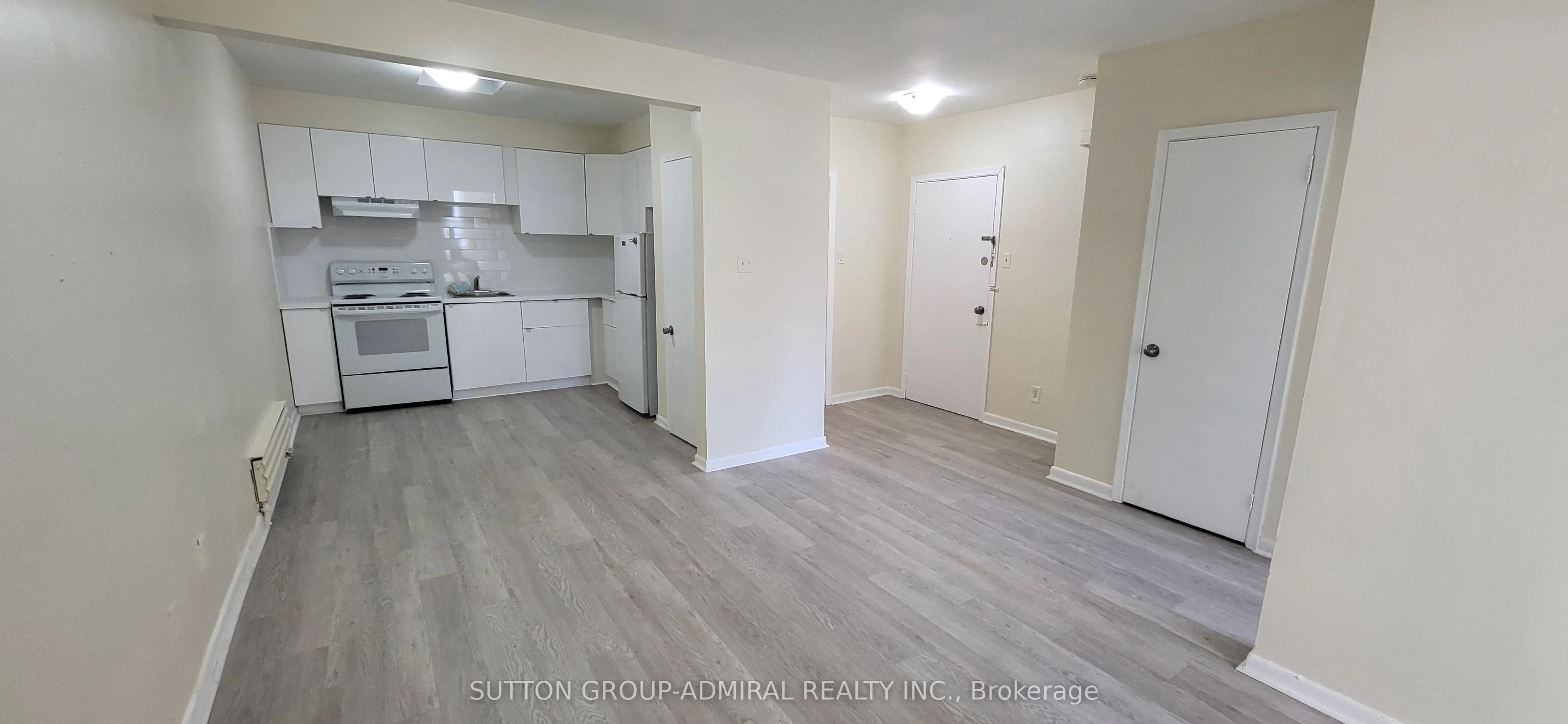2839 Bathurst Street