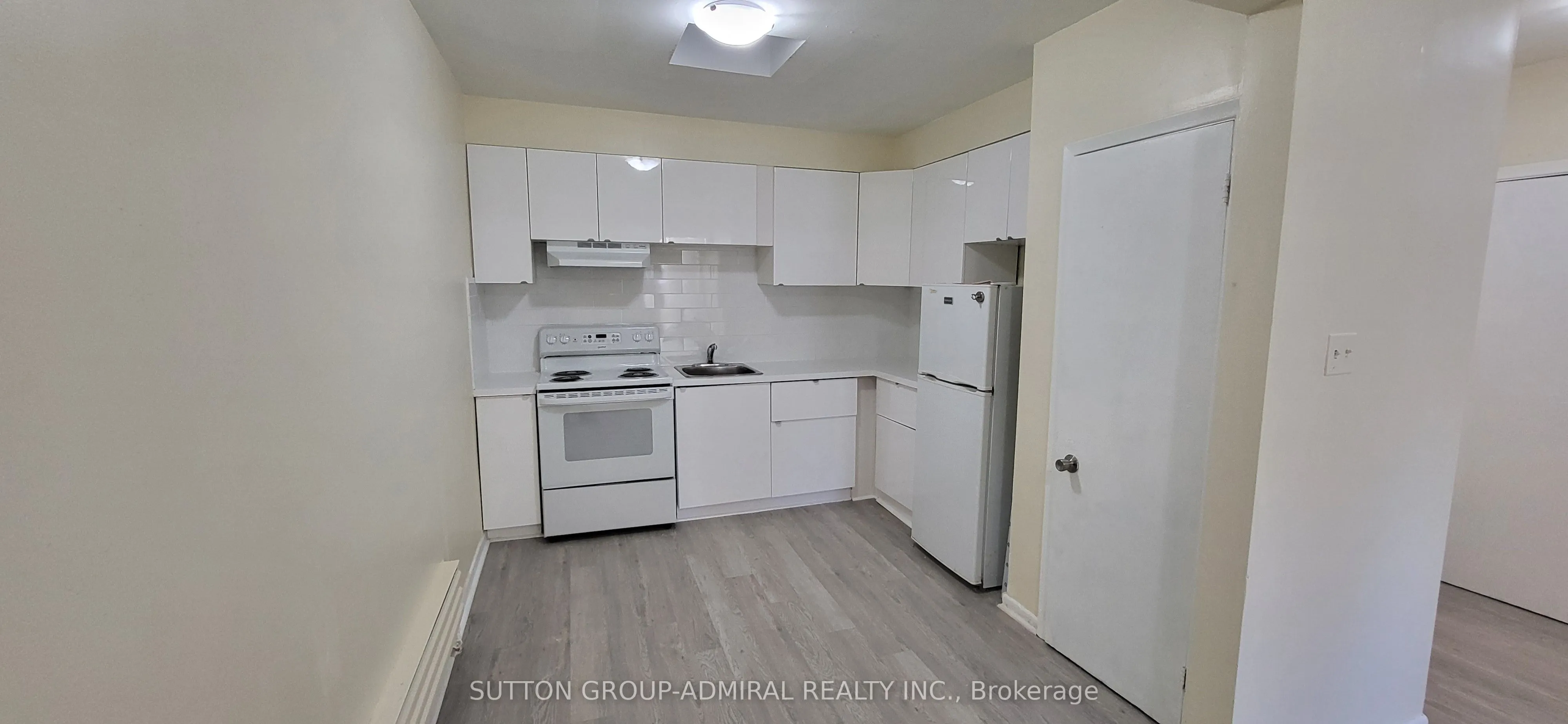 2839 Bathurst Street