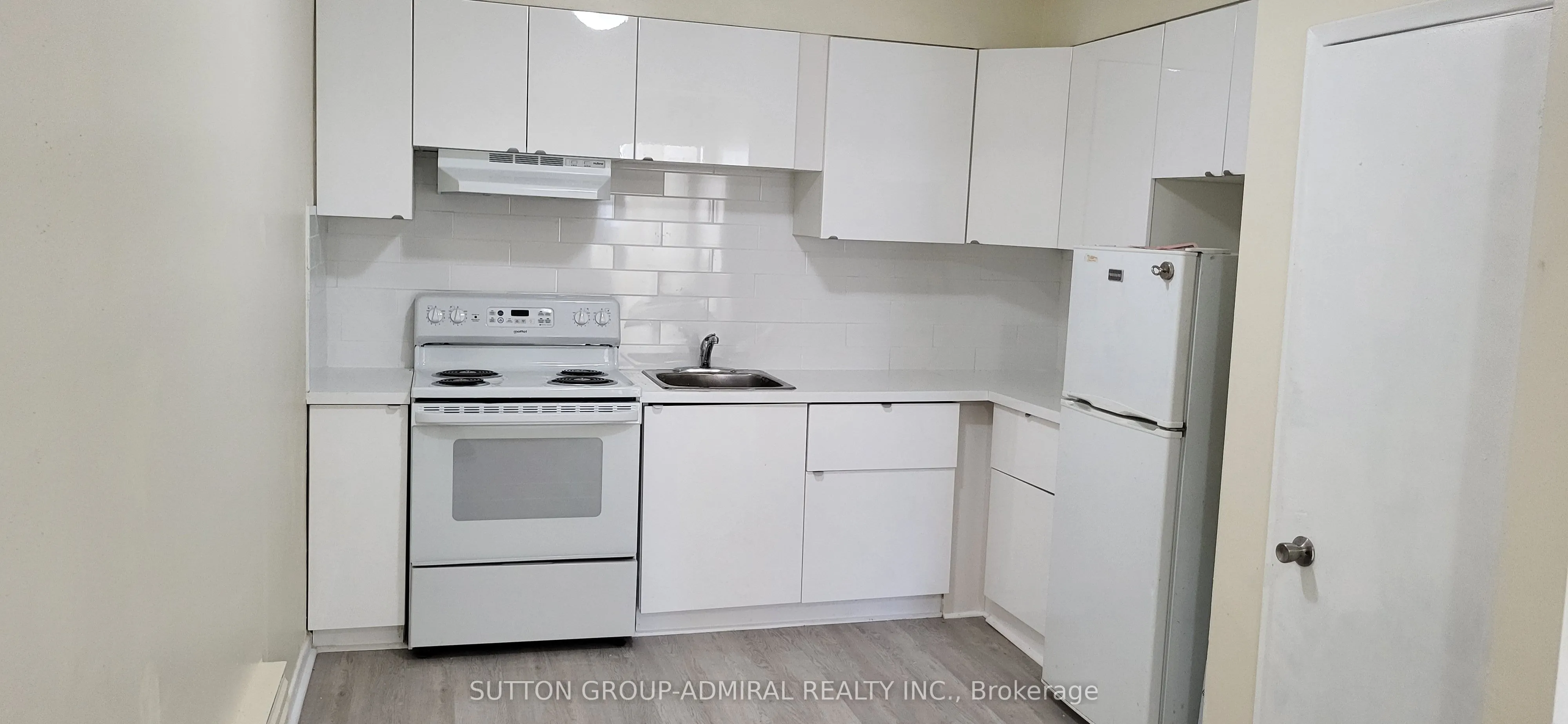 2839 Bathurst Street