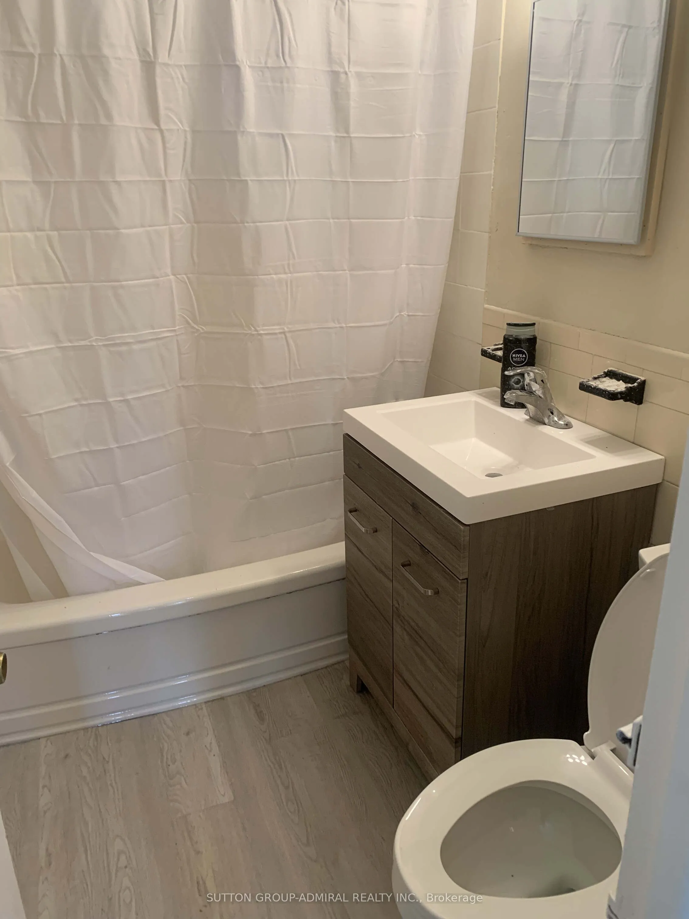 2839 Bathurst Street