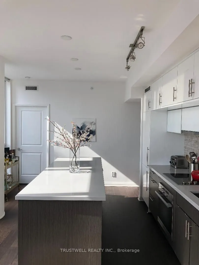 8 Mercer Street, #1605