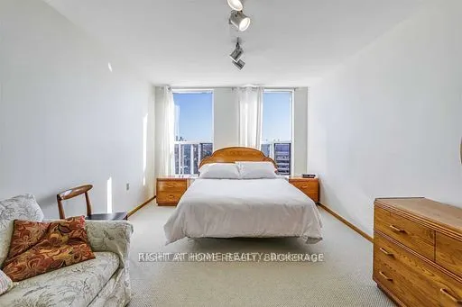 130 Neptune Drive, #1601