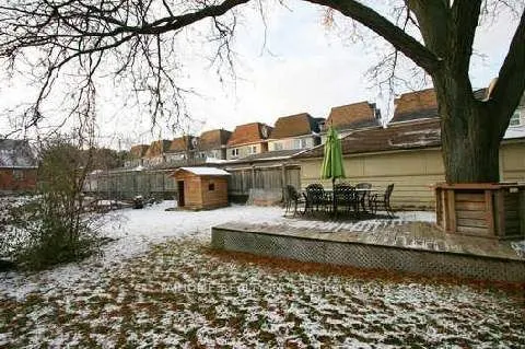 6 Vonda Avenue