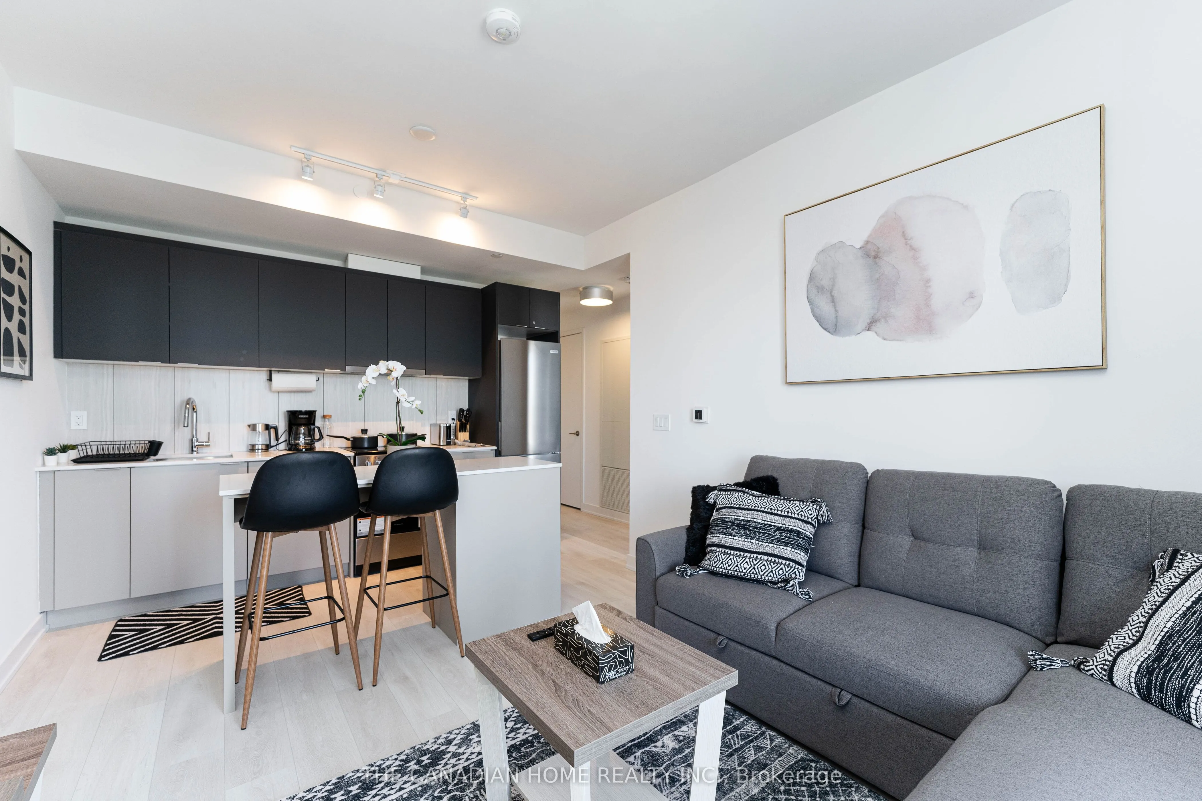 8 Tippett Road, #1511