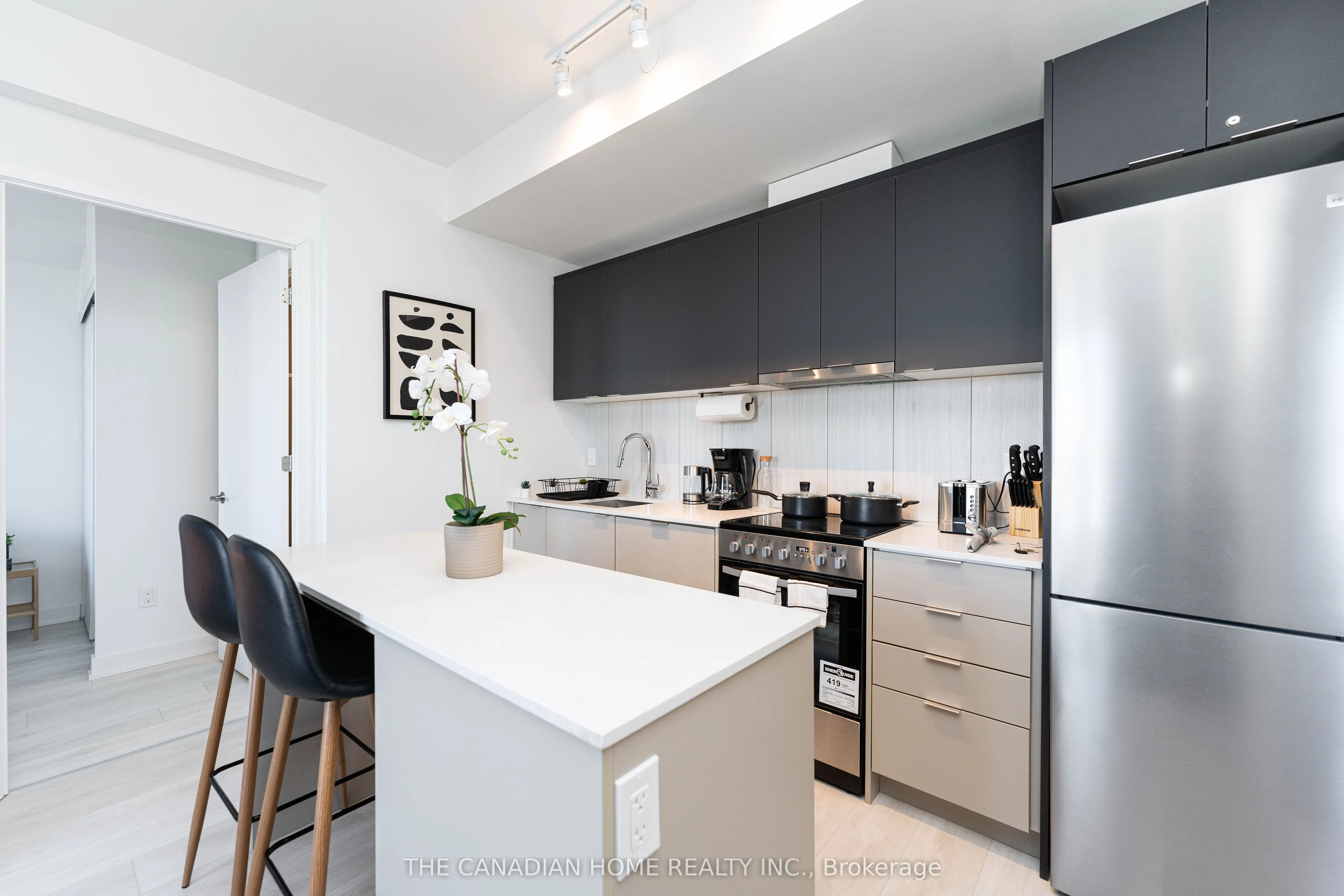8 Tippett Road, #1511
