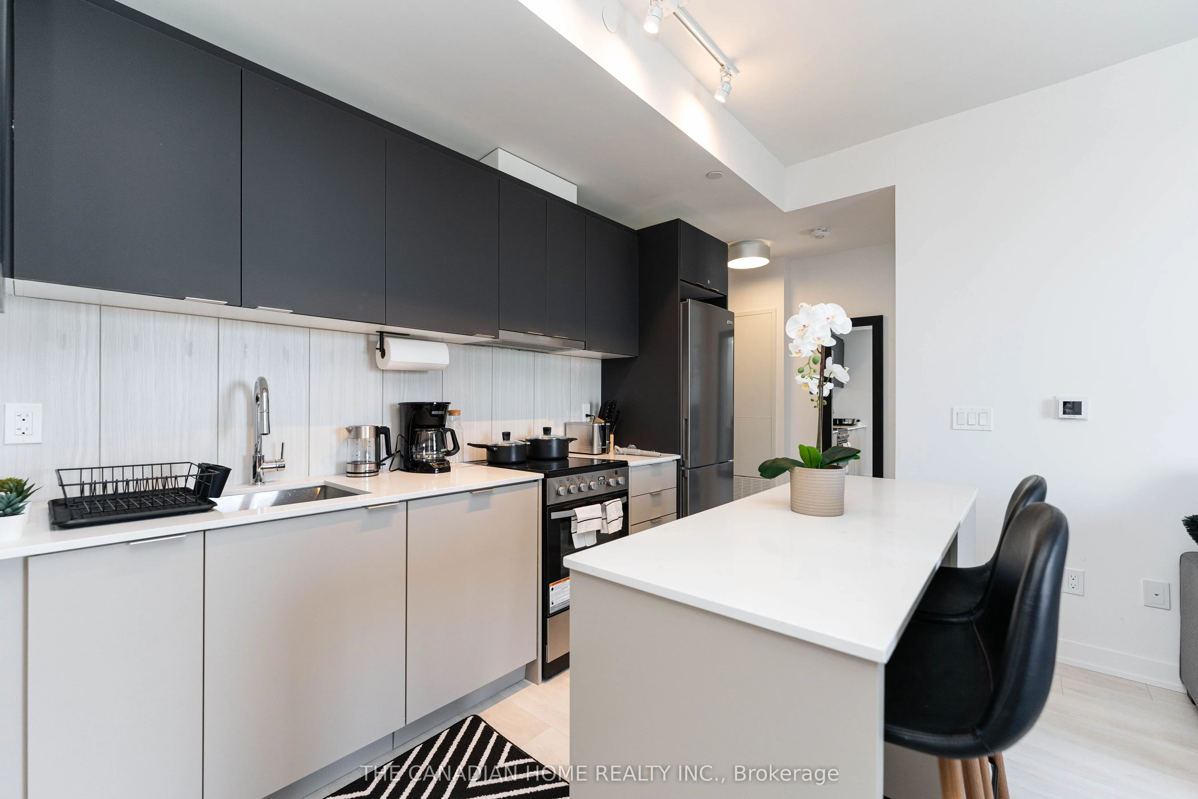 8 Tippett Road, #1511