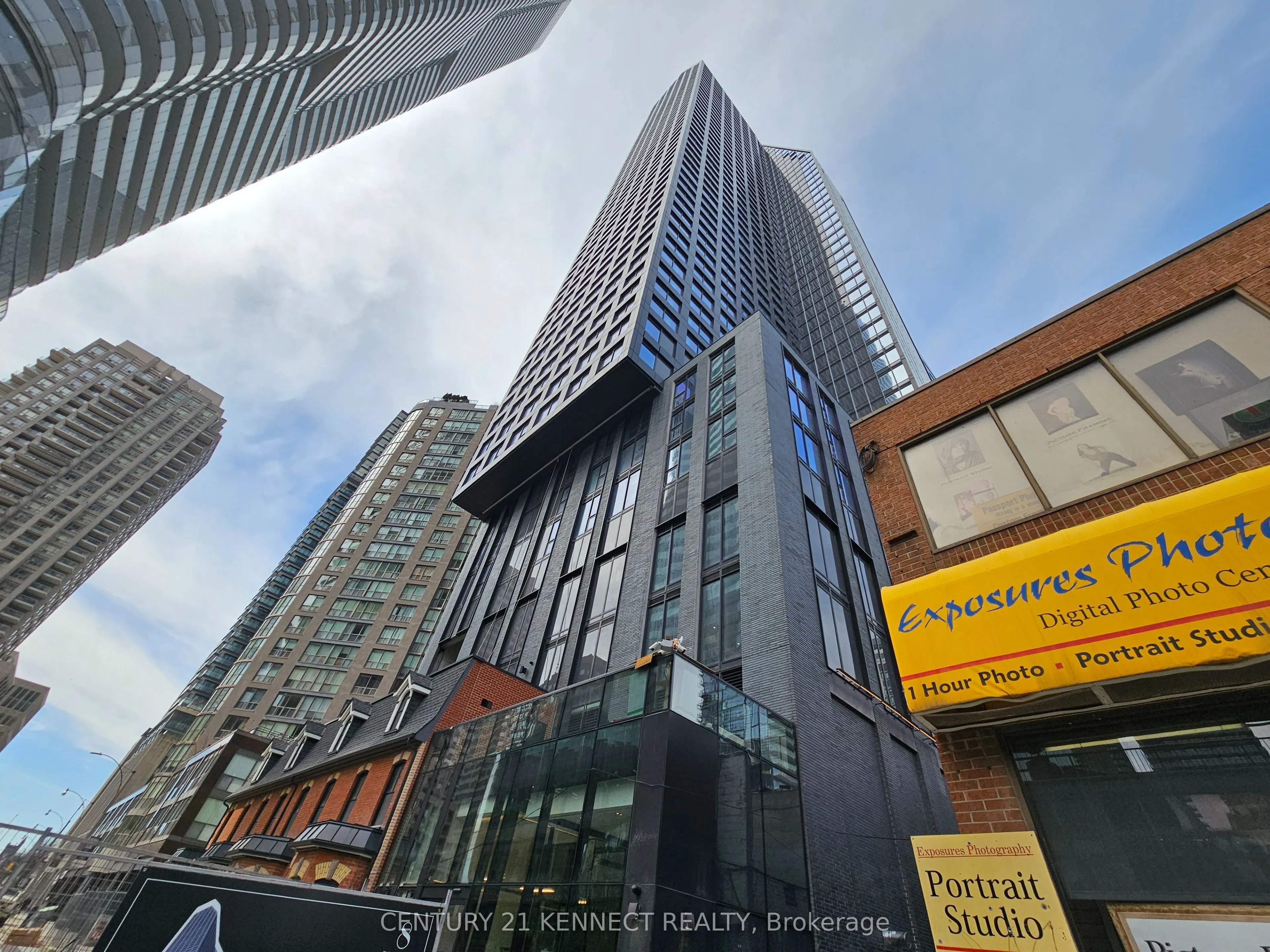 8 Wellesley Street W, #1106