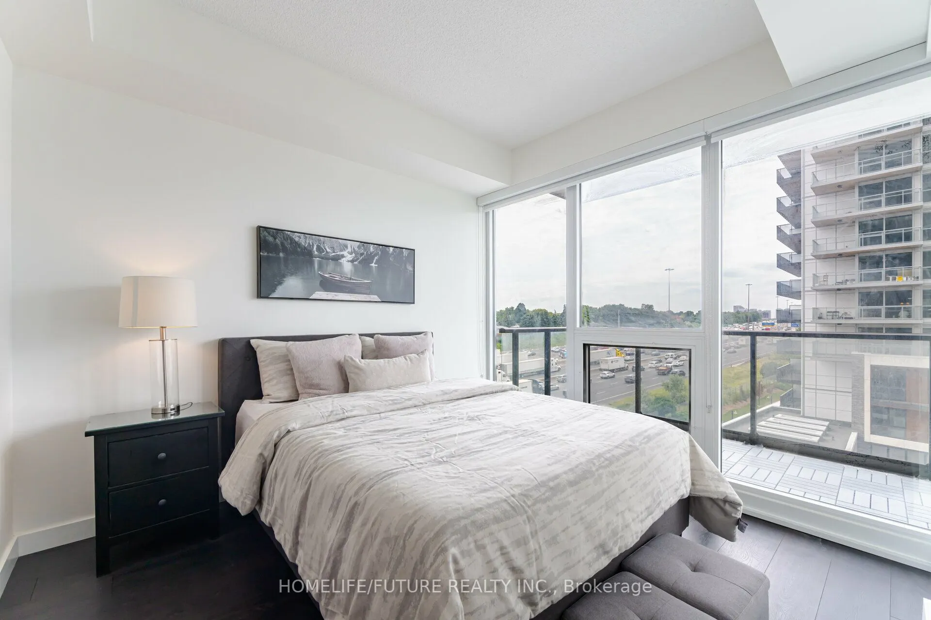 85 Mcmahon Drive, #807