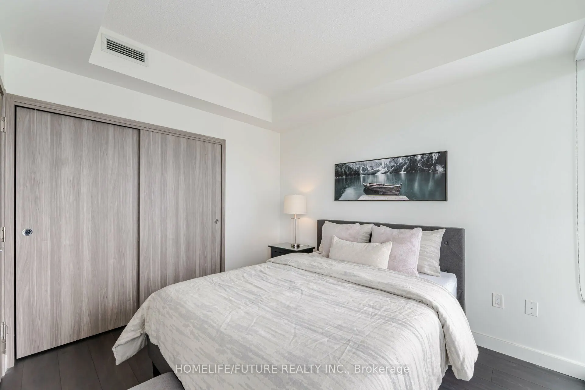 85 Mcmahon Drive, #807