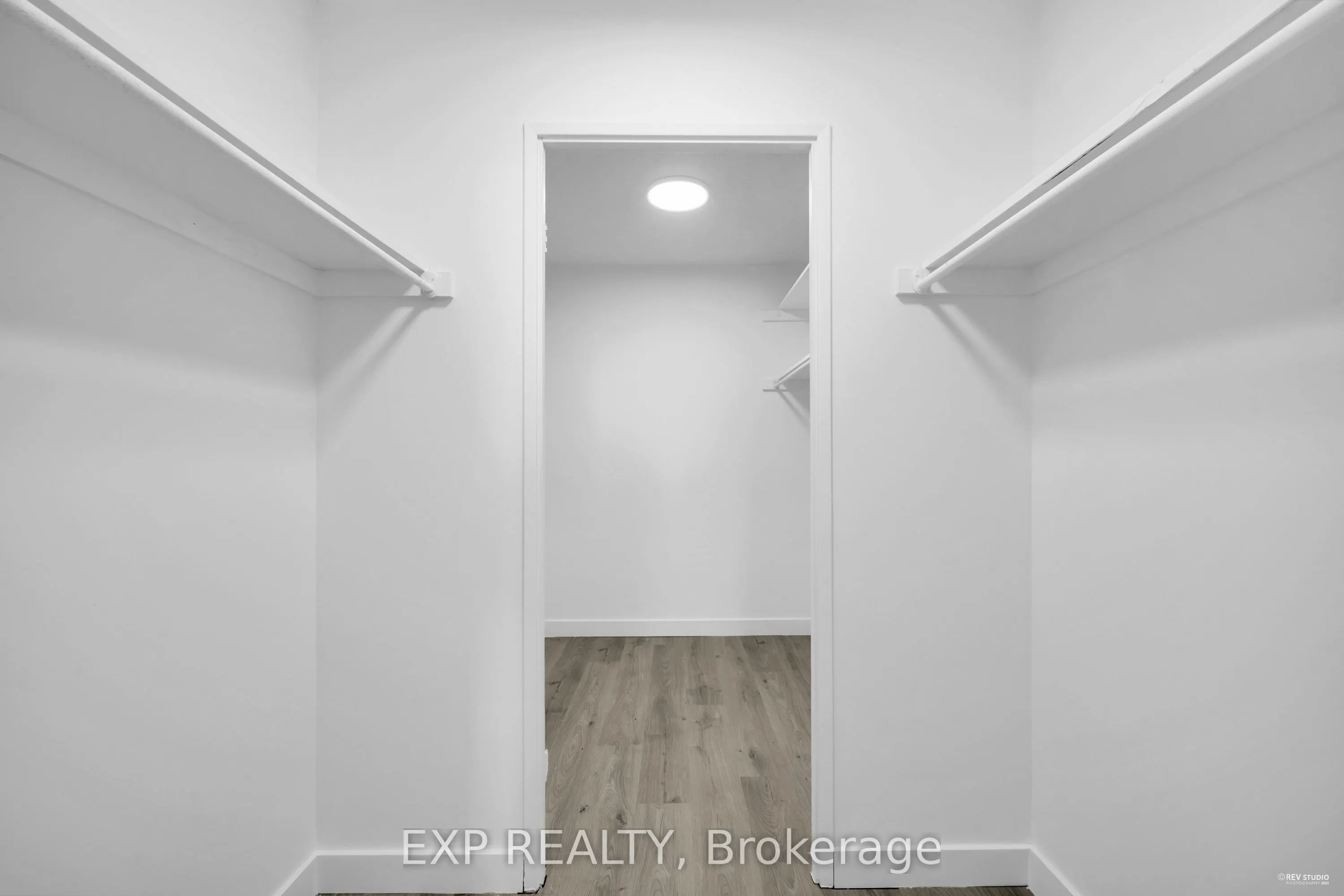 45 Sunrise Avenue, #907