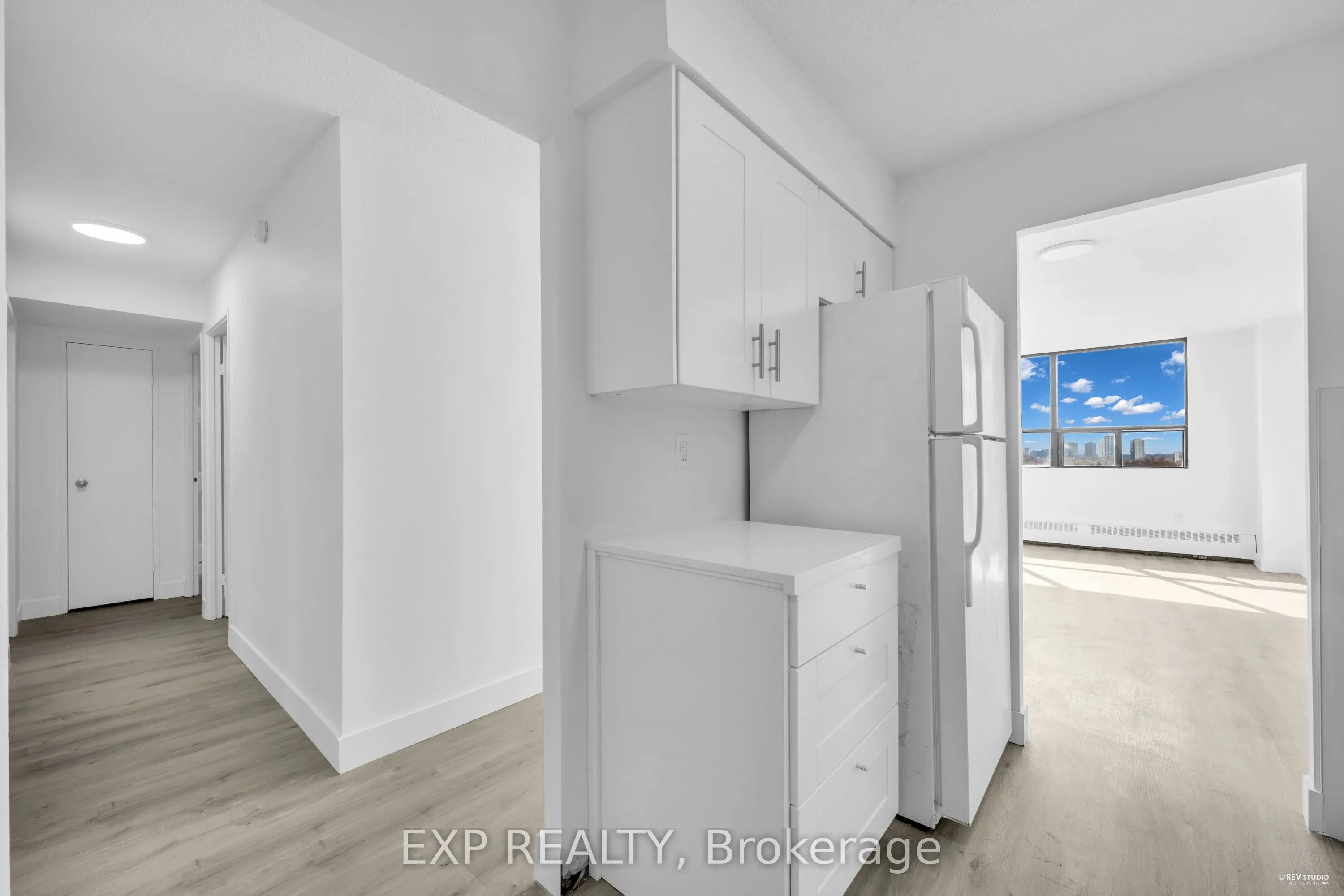 45 Sunrise Avenue, #907