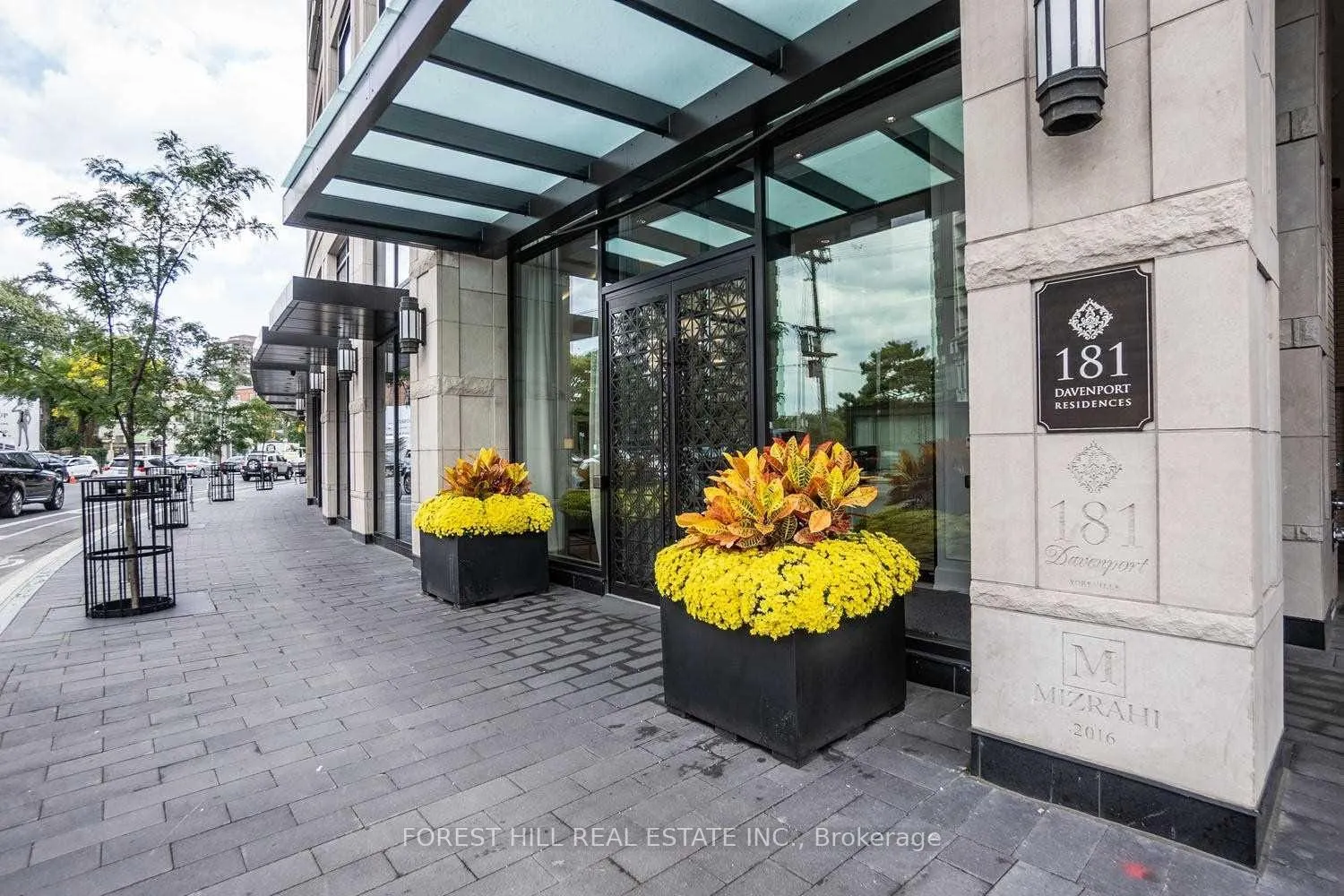 181 Davenport Road, #806