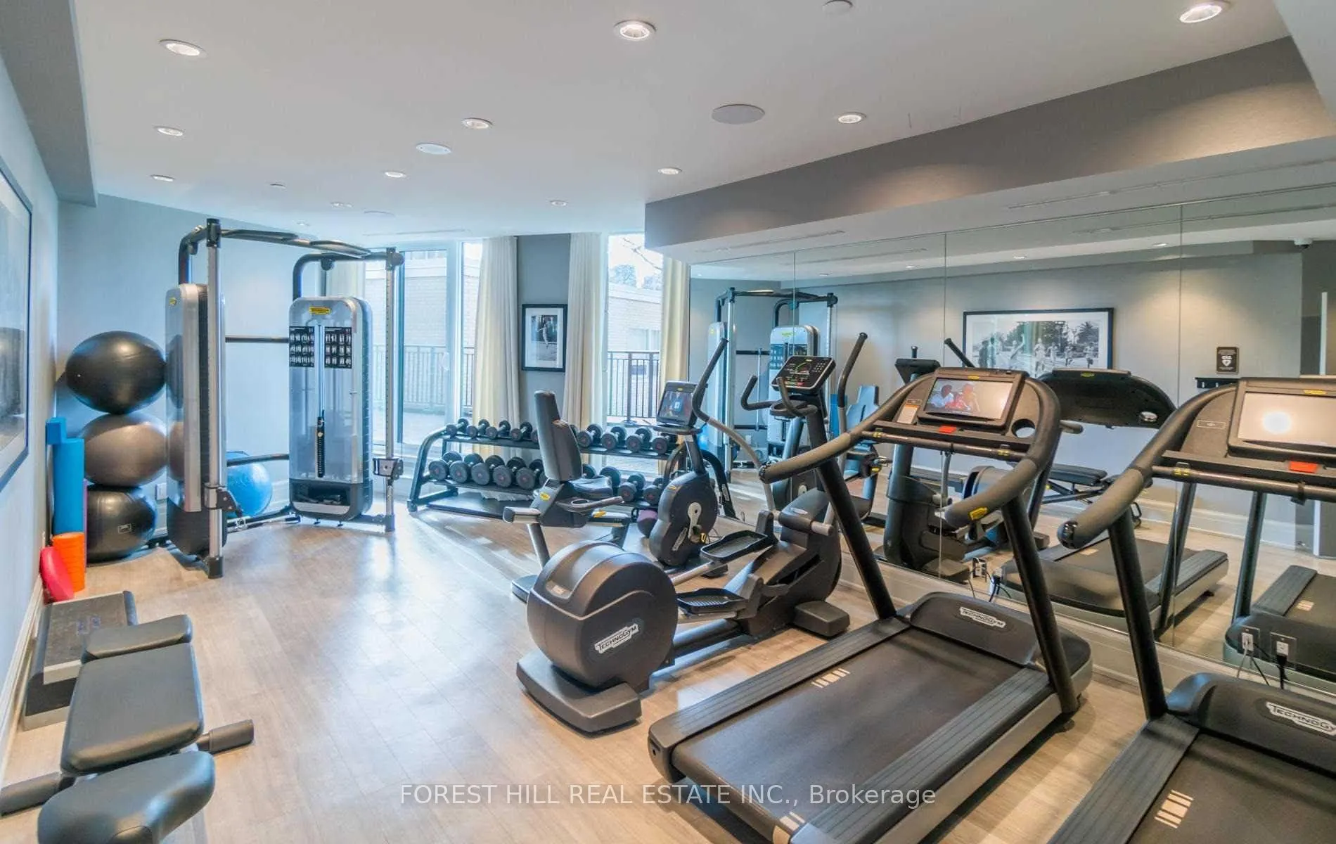 181 Davenport Road, #806