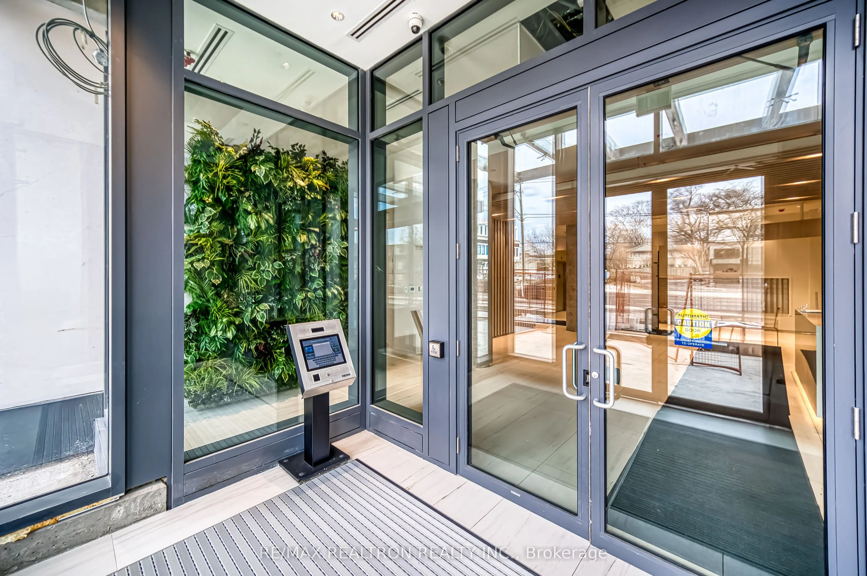 181 Sheppard Avenue E #211