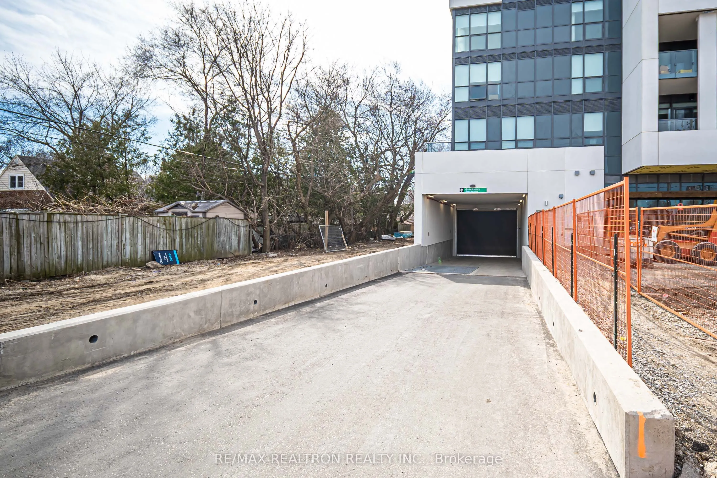 181 Sheppard Avenue E #211