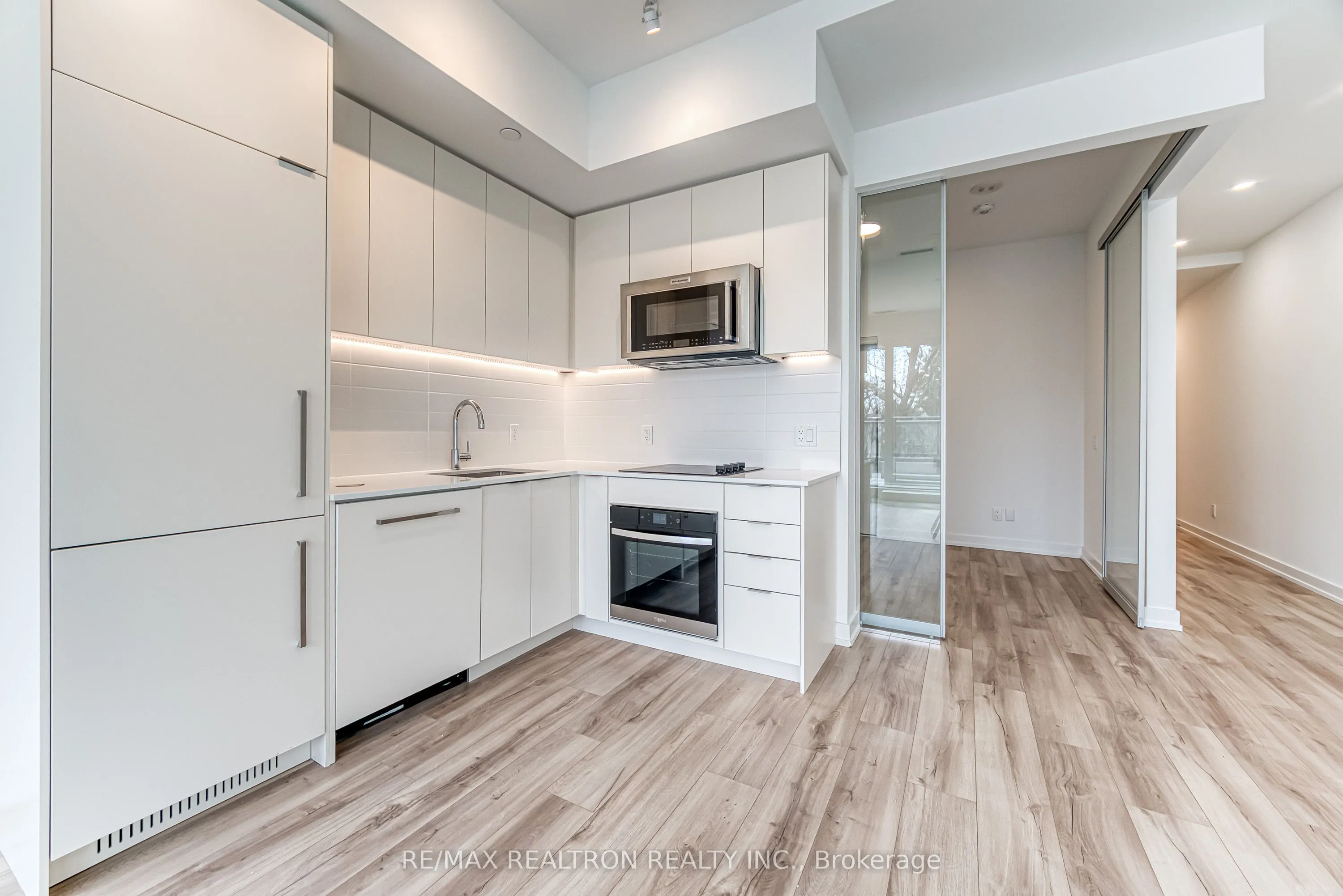 181 Sheppard Avenue E #211