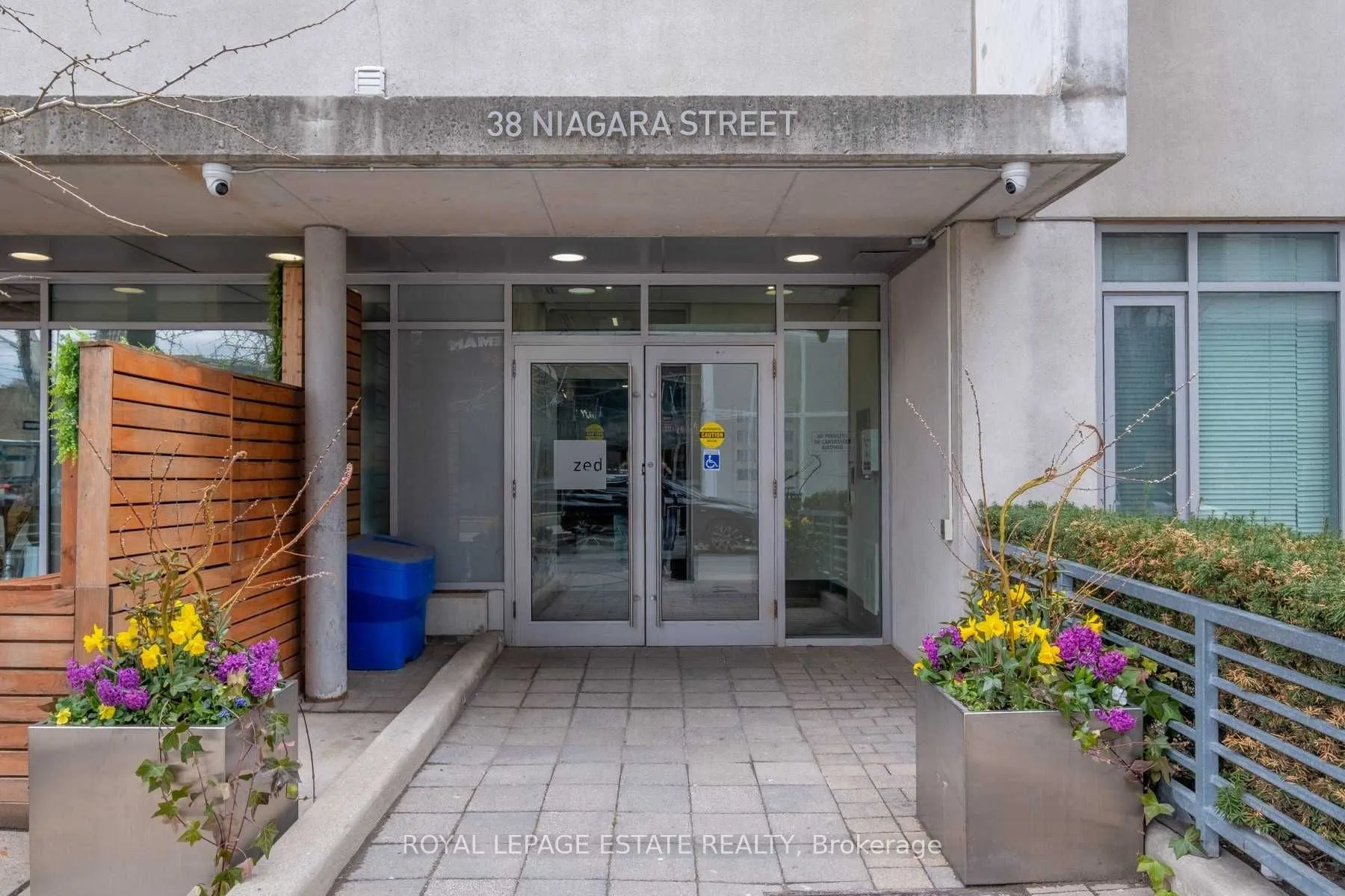 38 Niagara Street, #609