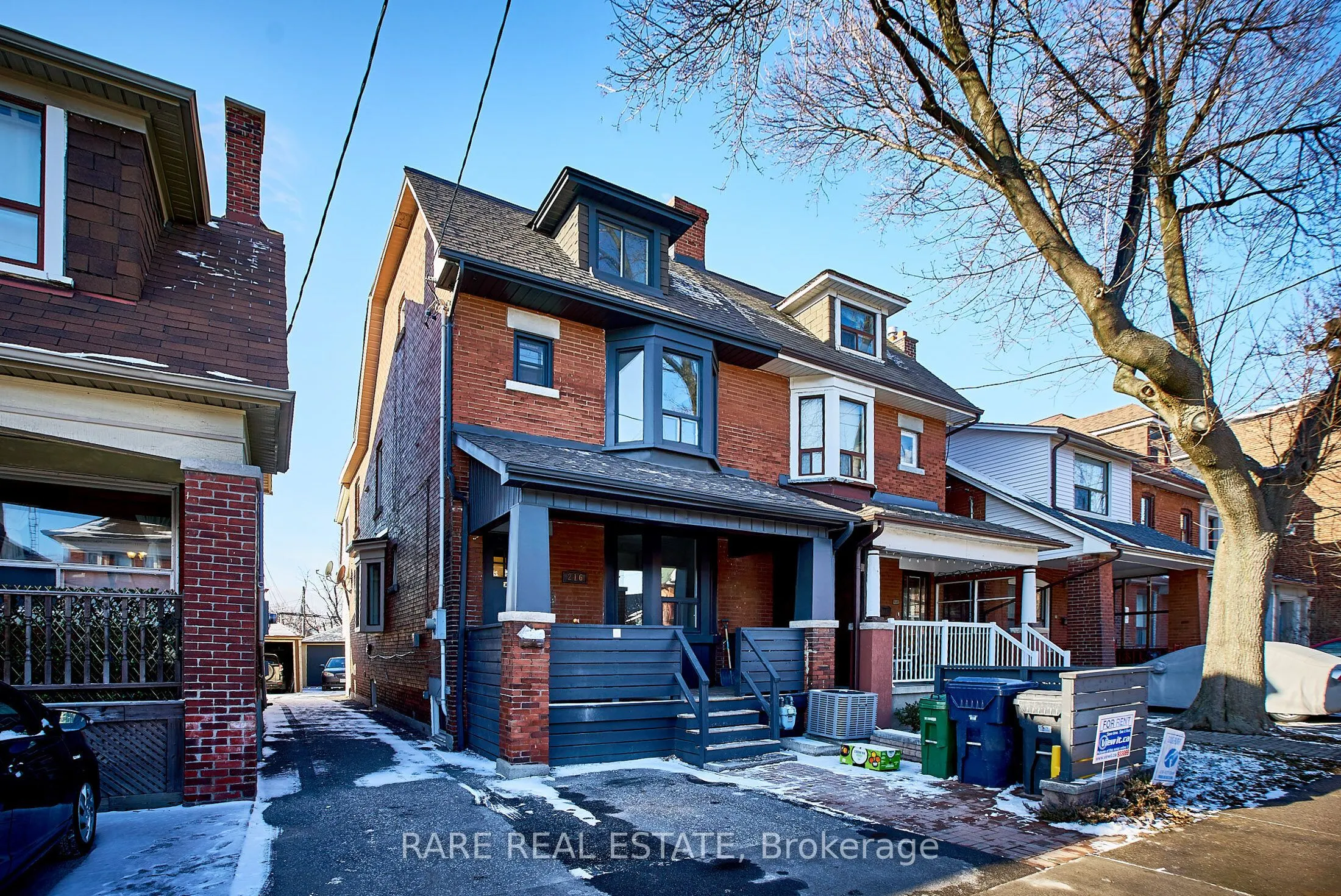 216 Oakwood Avenue