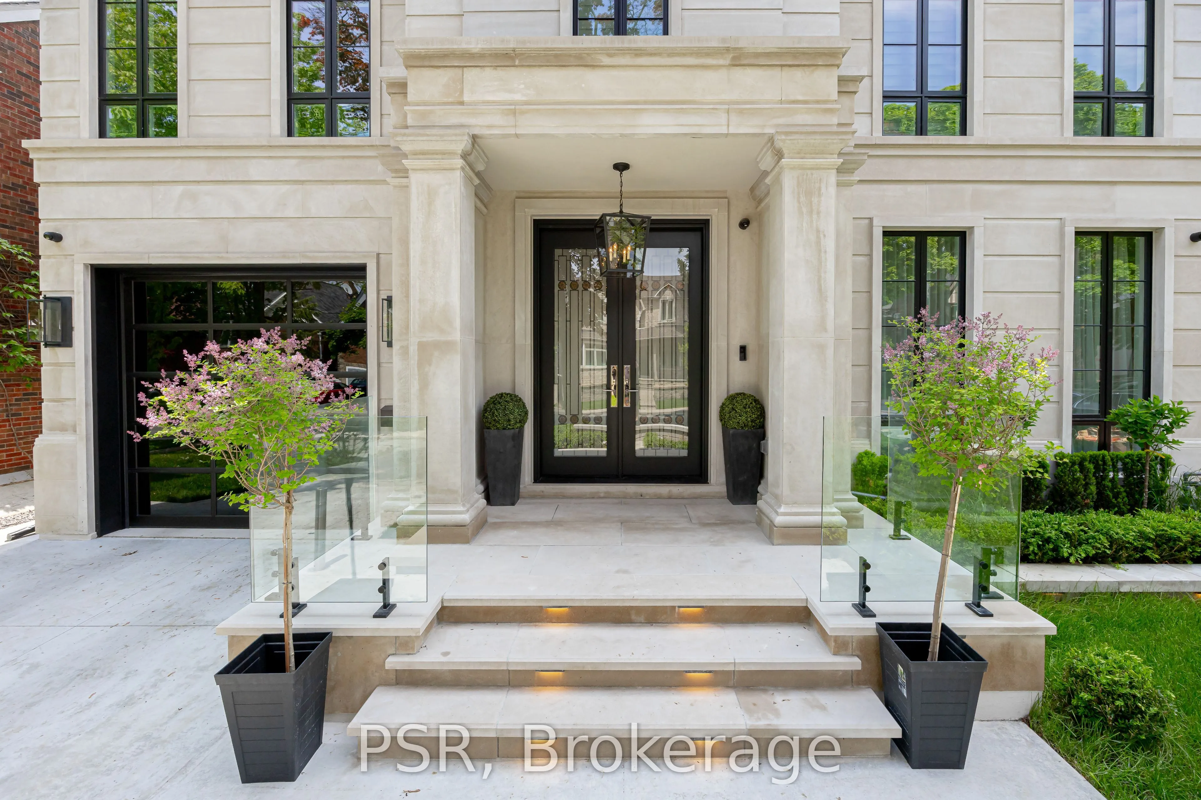 335 Lytton Boulevard