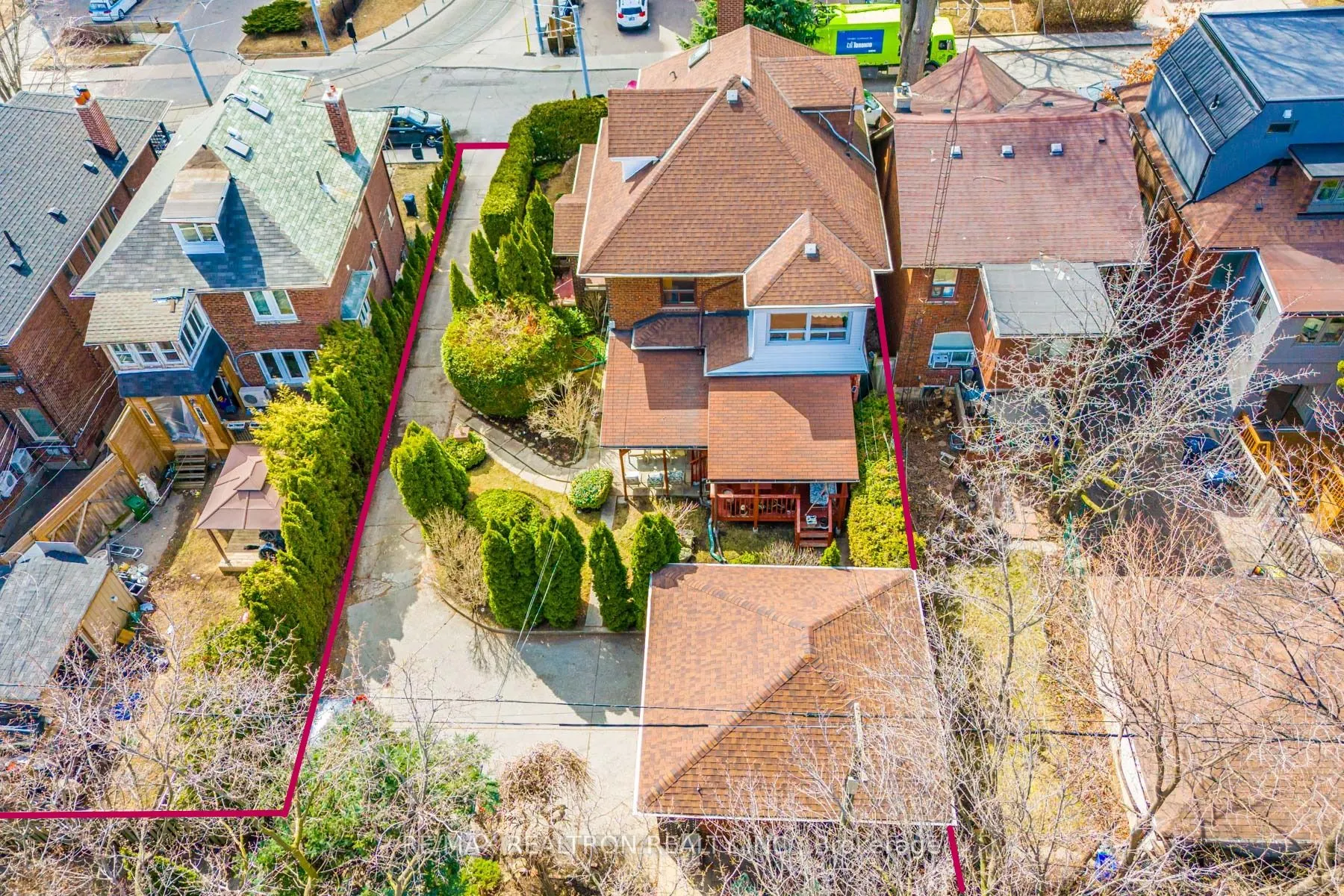25 Robina Avenue