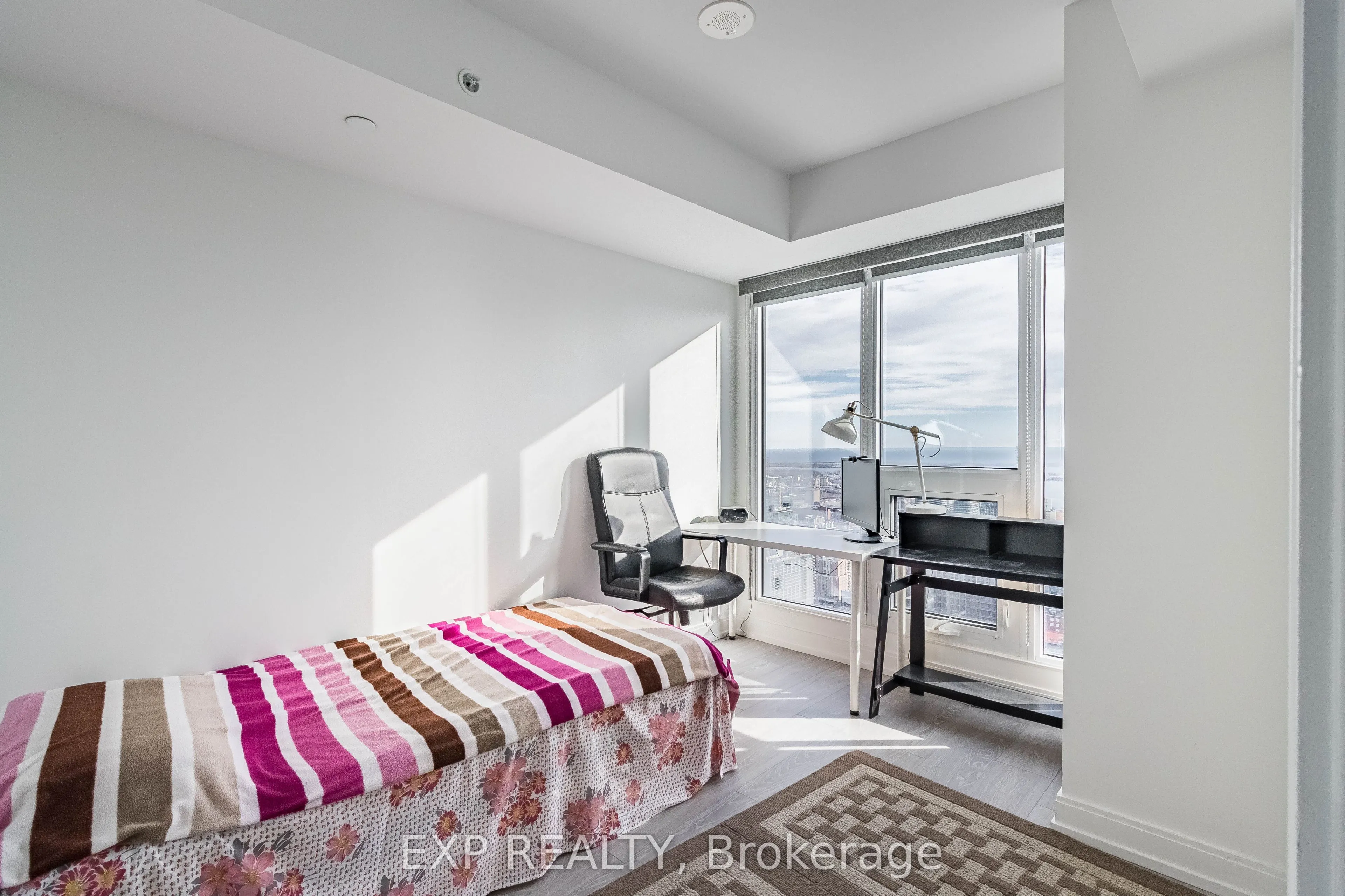 181 Dundas Street E, #5207