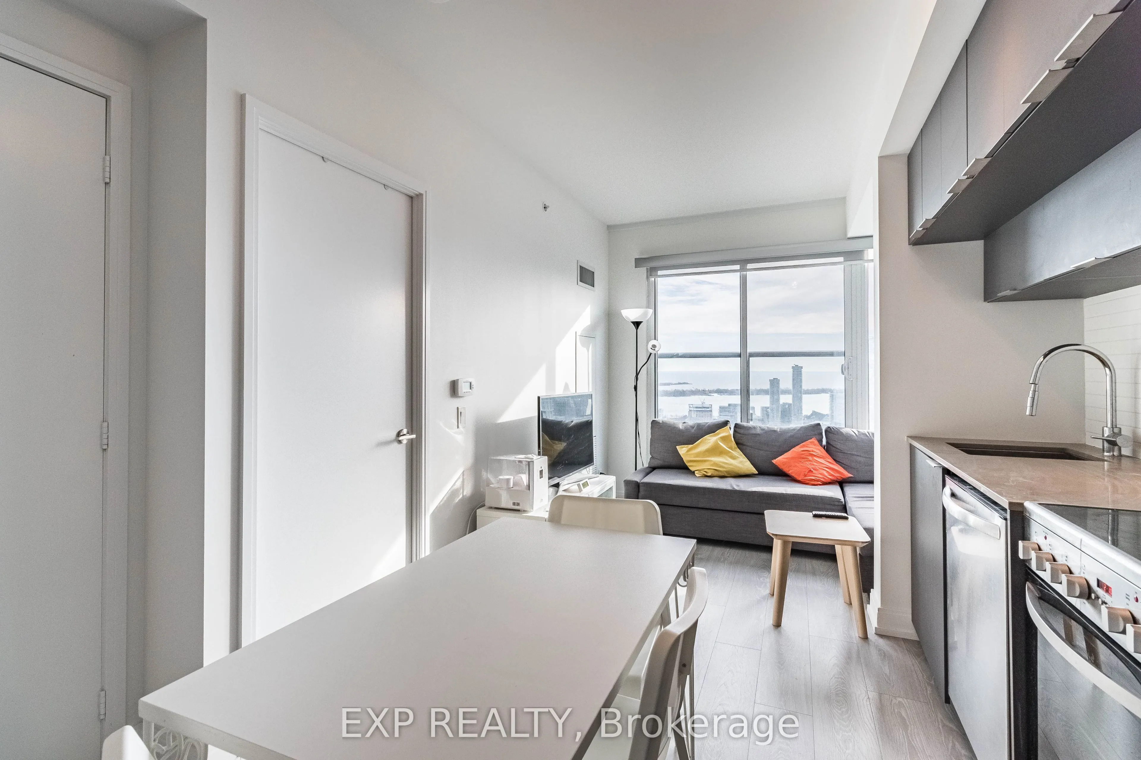 181 Dundas Street E, #5207