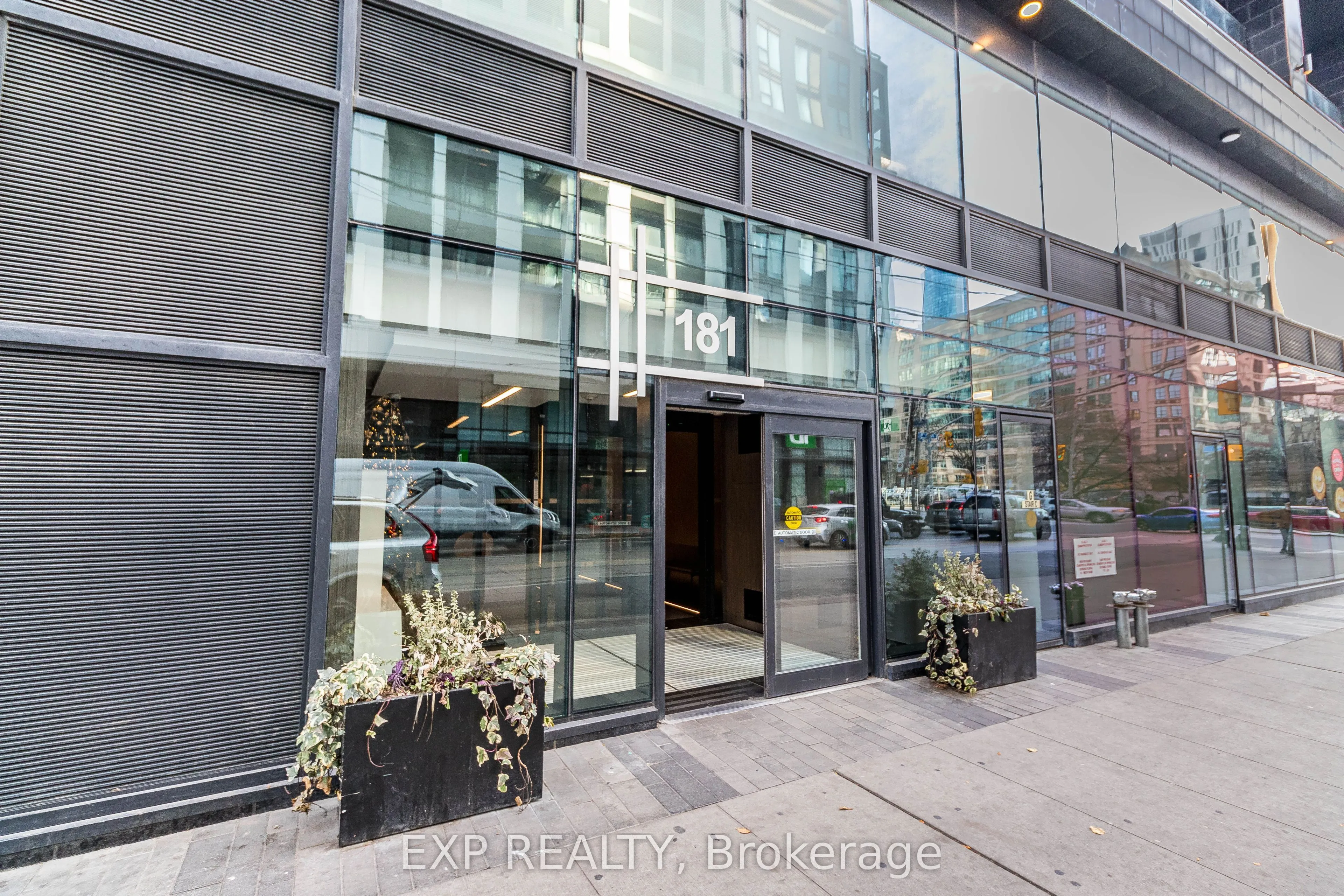 181 Dundas Street E, #5207