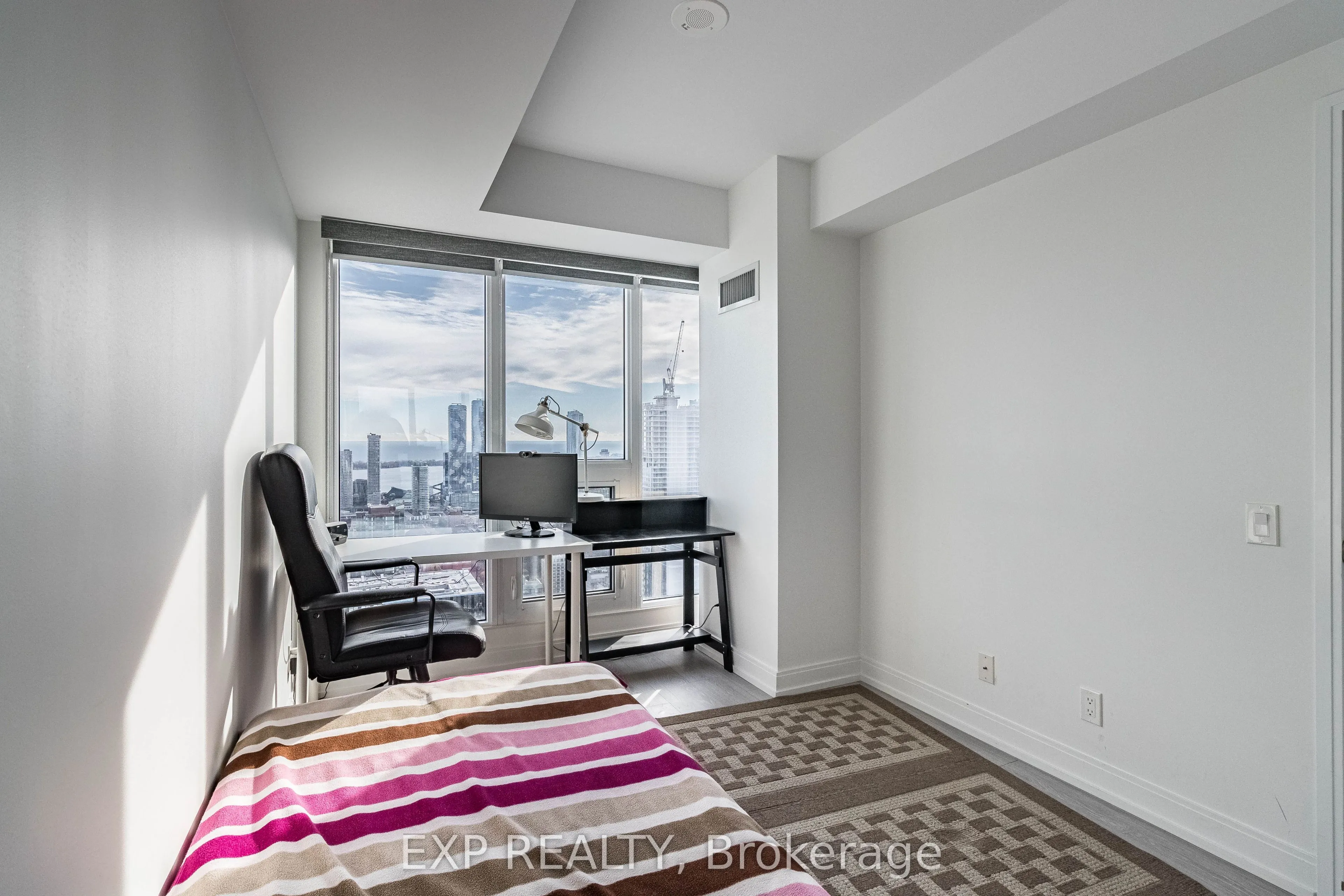 181 Dundas Street E, #5207
