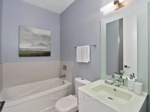 111 St Clair Avenue W, #605