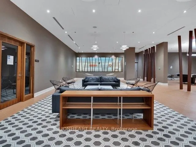 111 St Clair Avenue W, #605