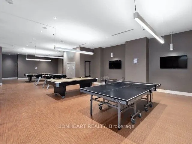 111 St Clair Avenue W, #605