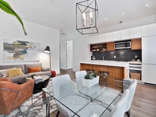 111 St Clair Avenue W, #605
