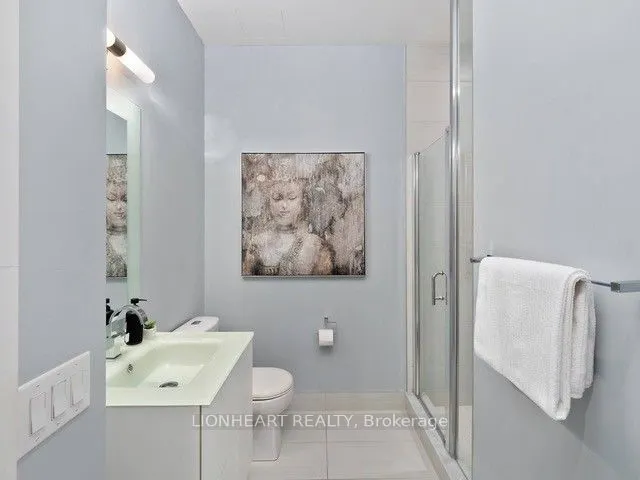 111 St Clair Avenue W, #605