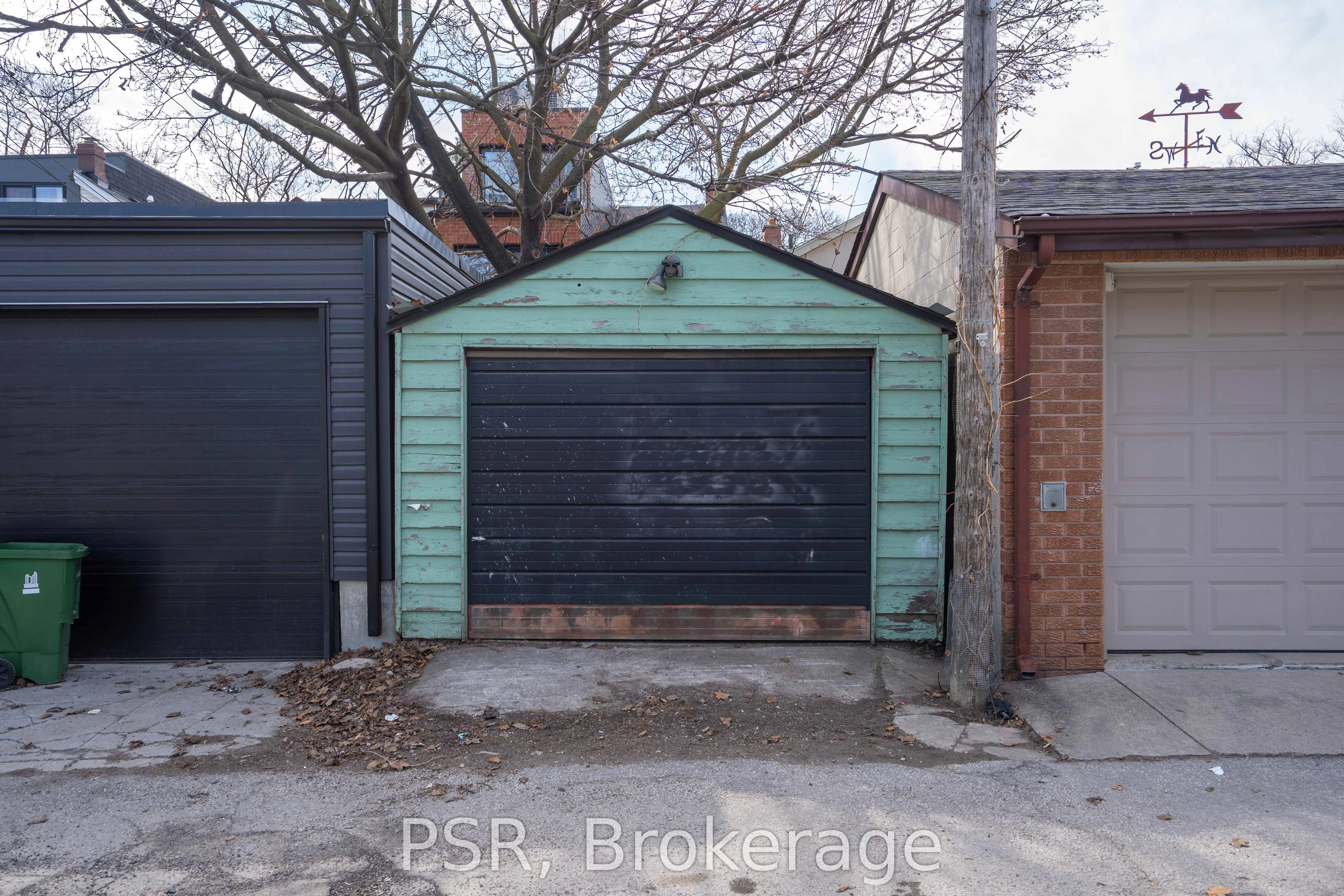 483 Roxton Road