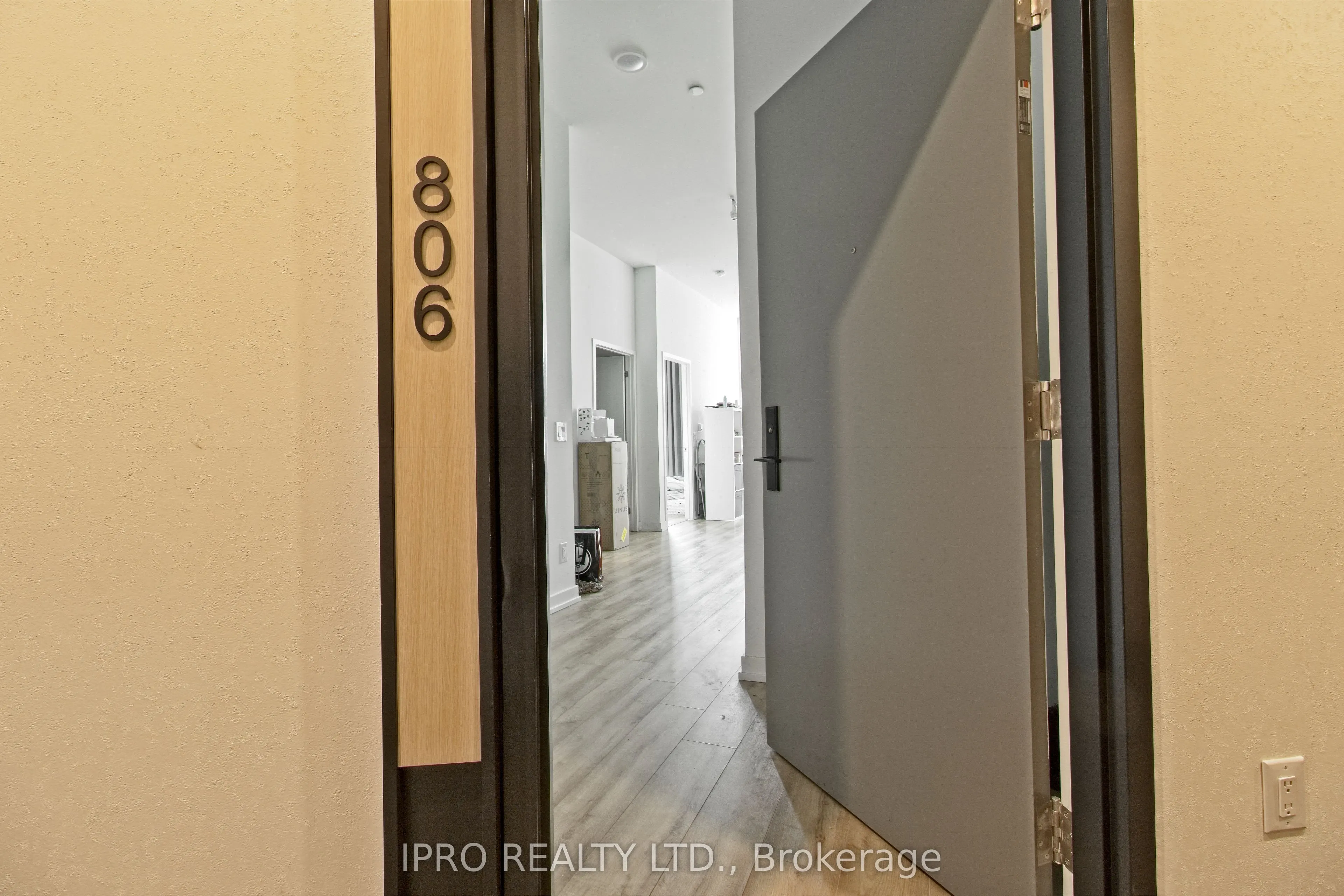 135 East Liberty Street, #806