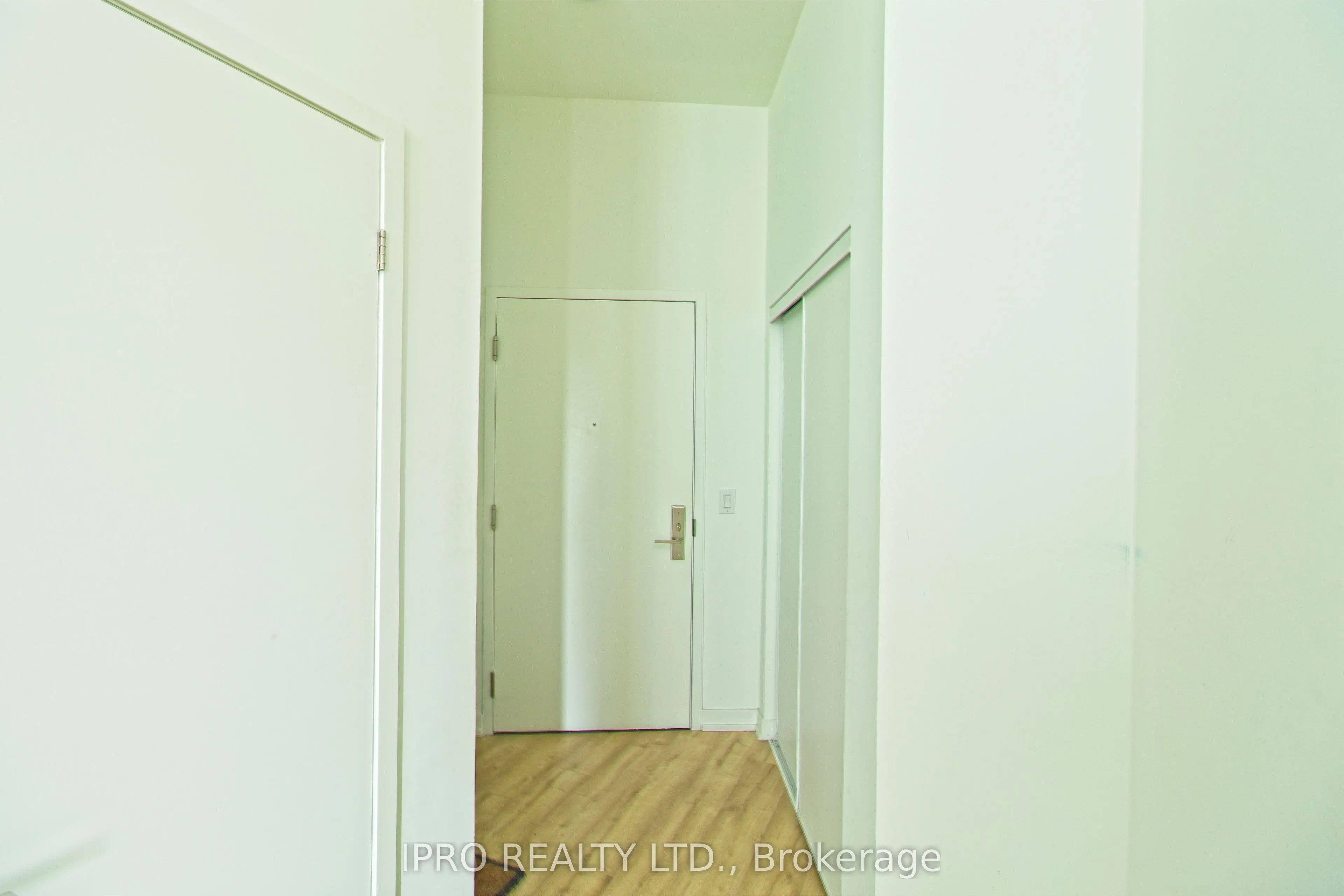 135 East Liberty Street, #806